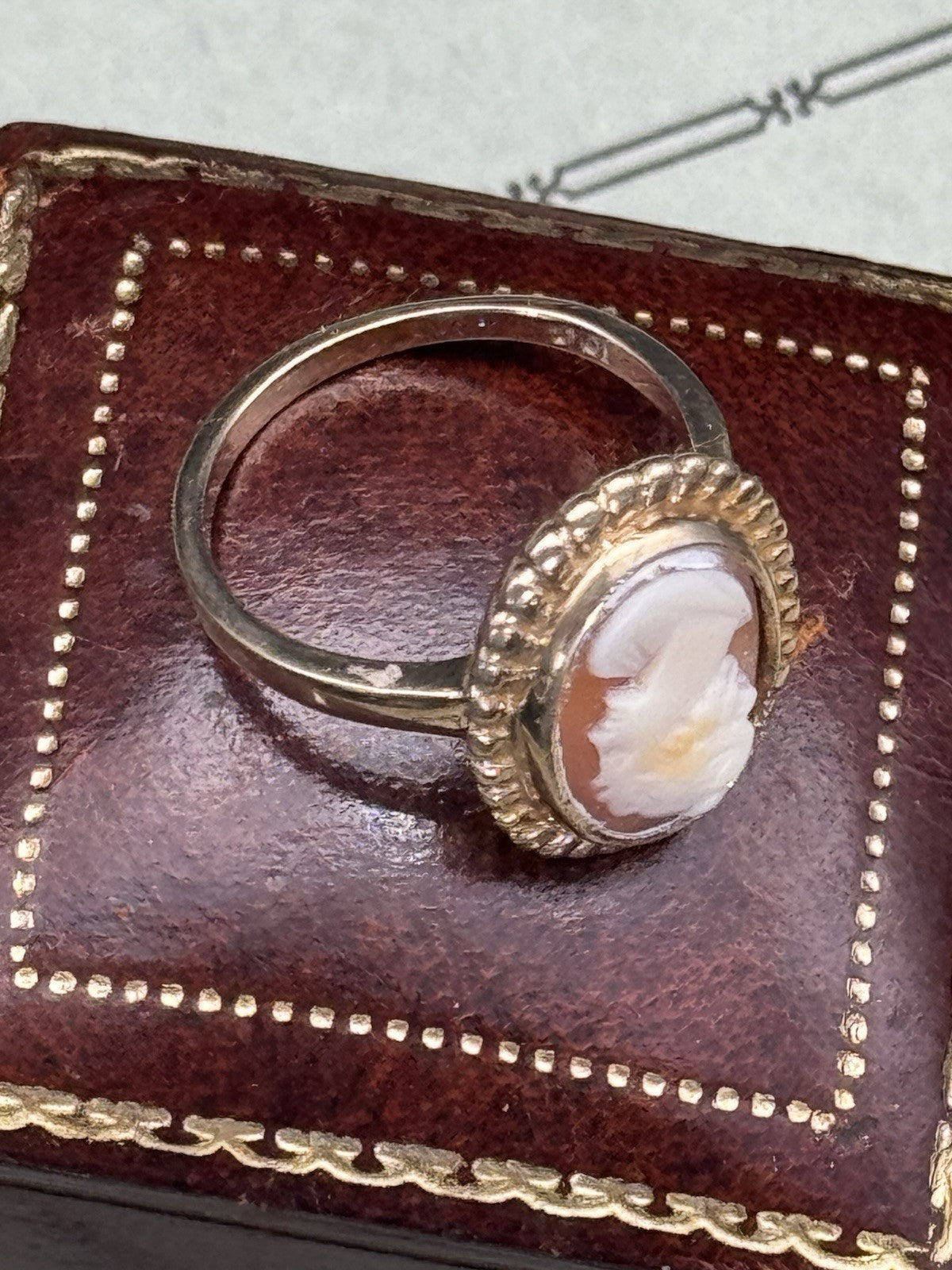 Vintage Cameo Hallmark 10k Solid GOLD Ring Size 7.5 SIGNED Master Piece