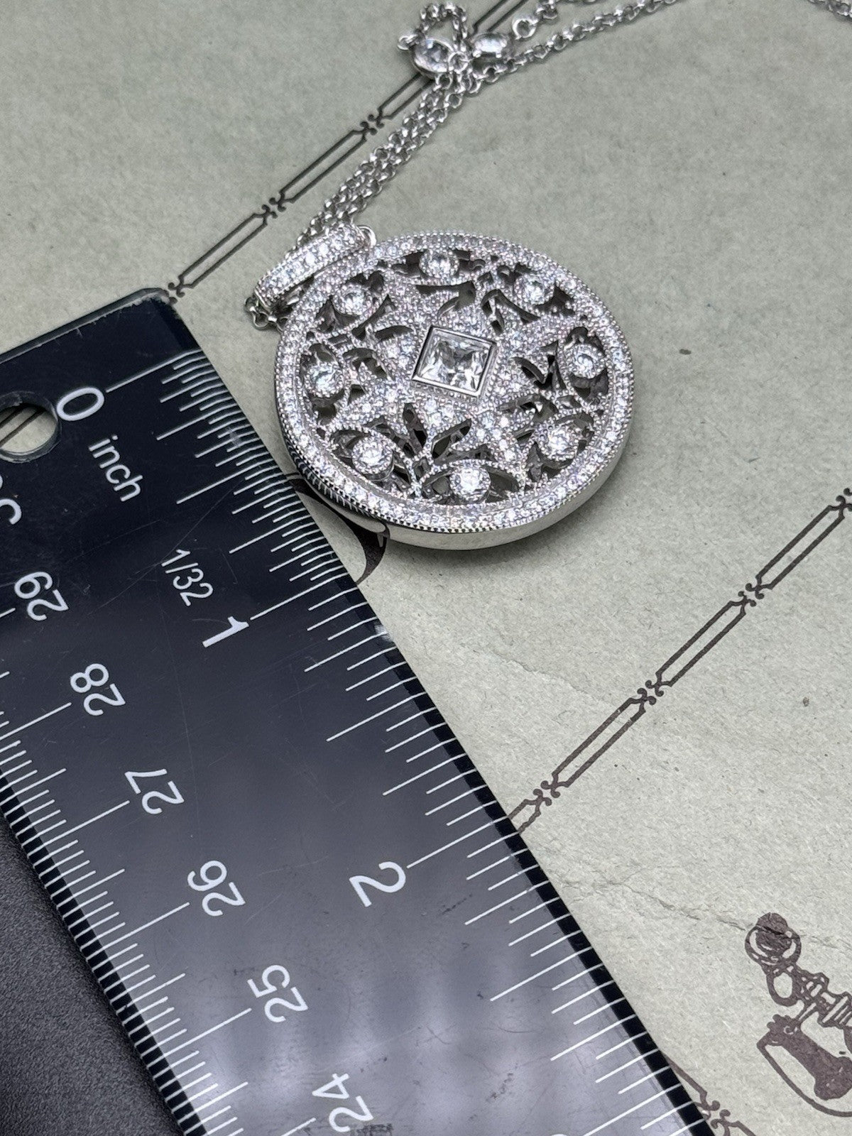 925 Silver Fleur De LIS Pendant Necklace Cubic Circonia Ca 19”long