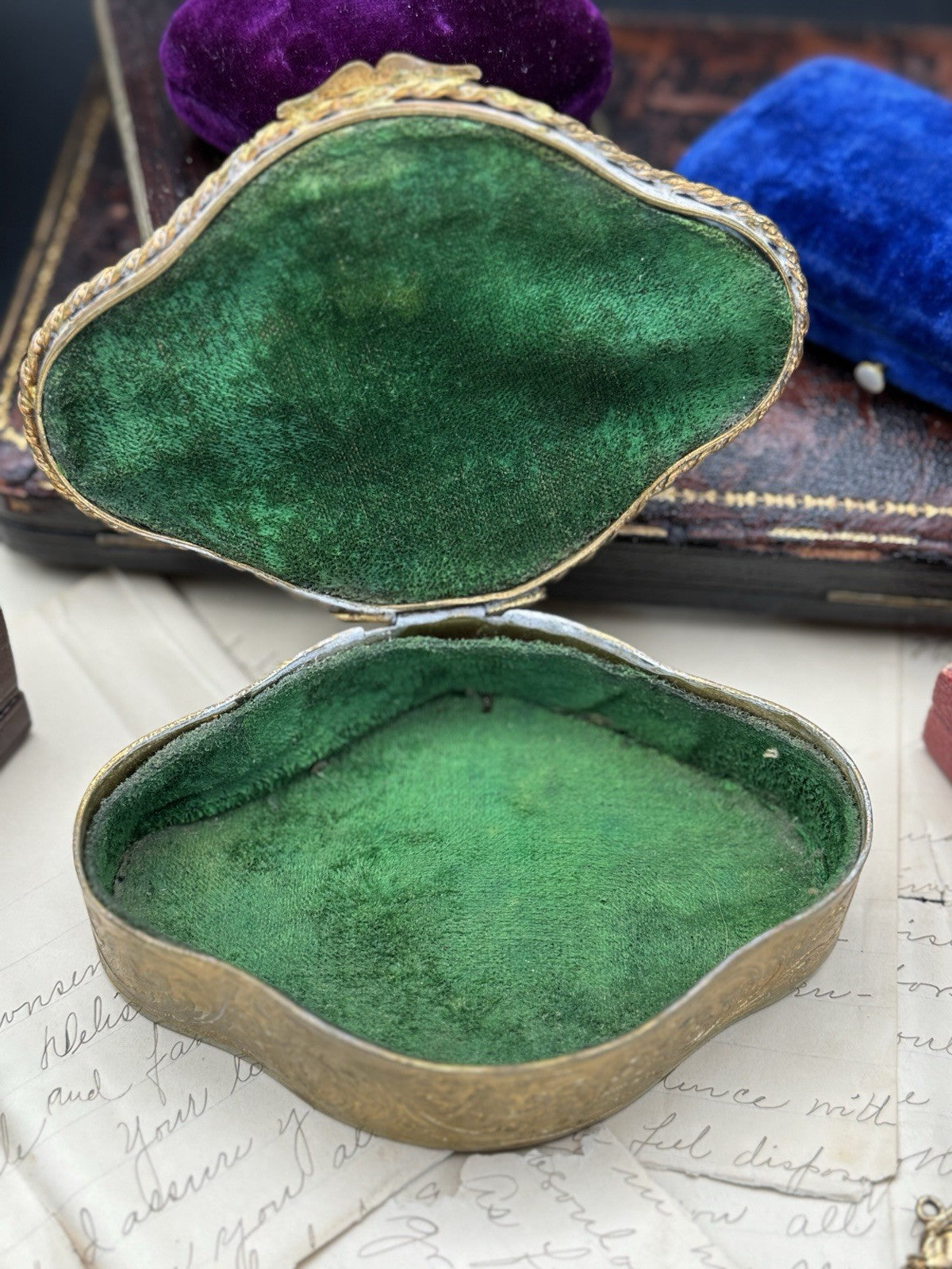 Antique French Style Porcelain Trinket Jewelry Box Painted Portrait Queen Louise
