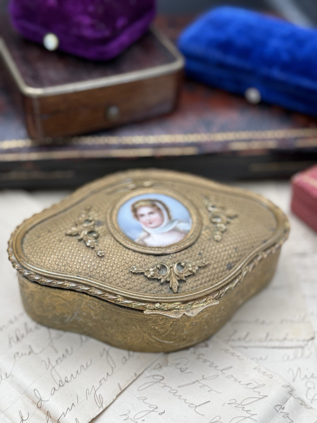 Antique French Style Porcelain Trinket Jewelry Box Painted Portrait Queen Louise