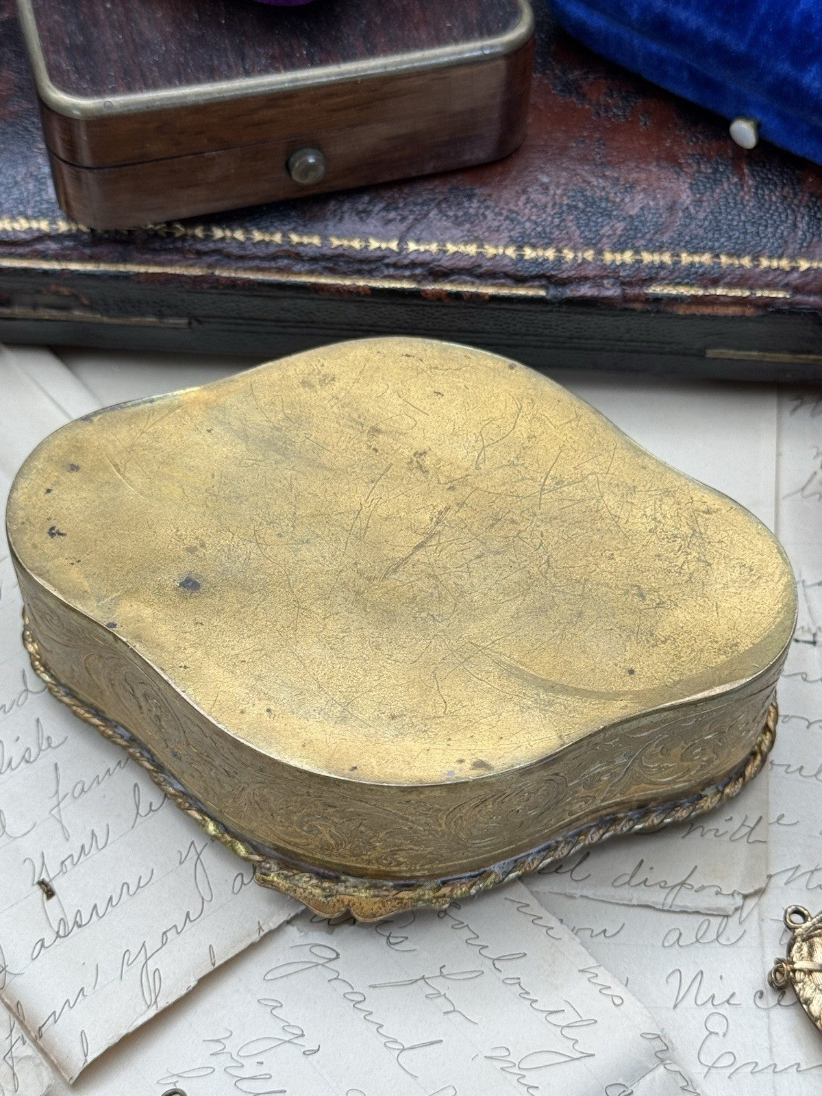 Antique French Style Porcelain Trinket Jewelry Box Painted Portrait Queen Louise