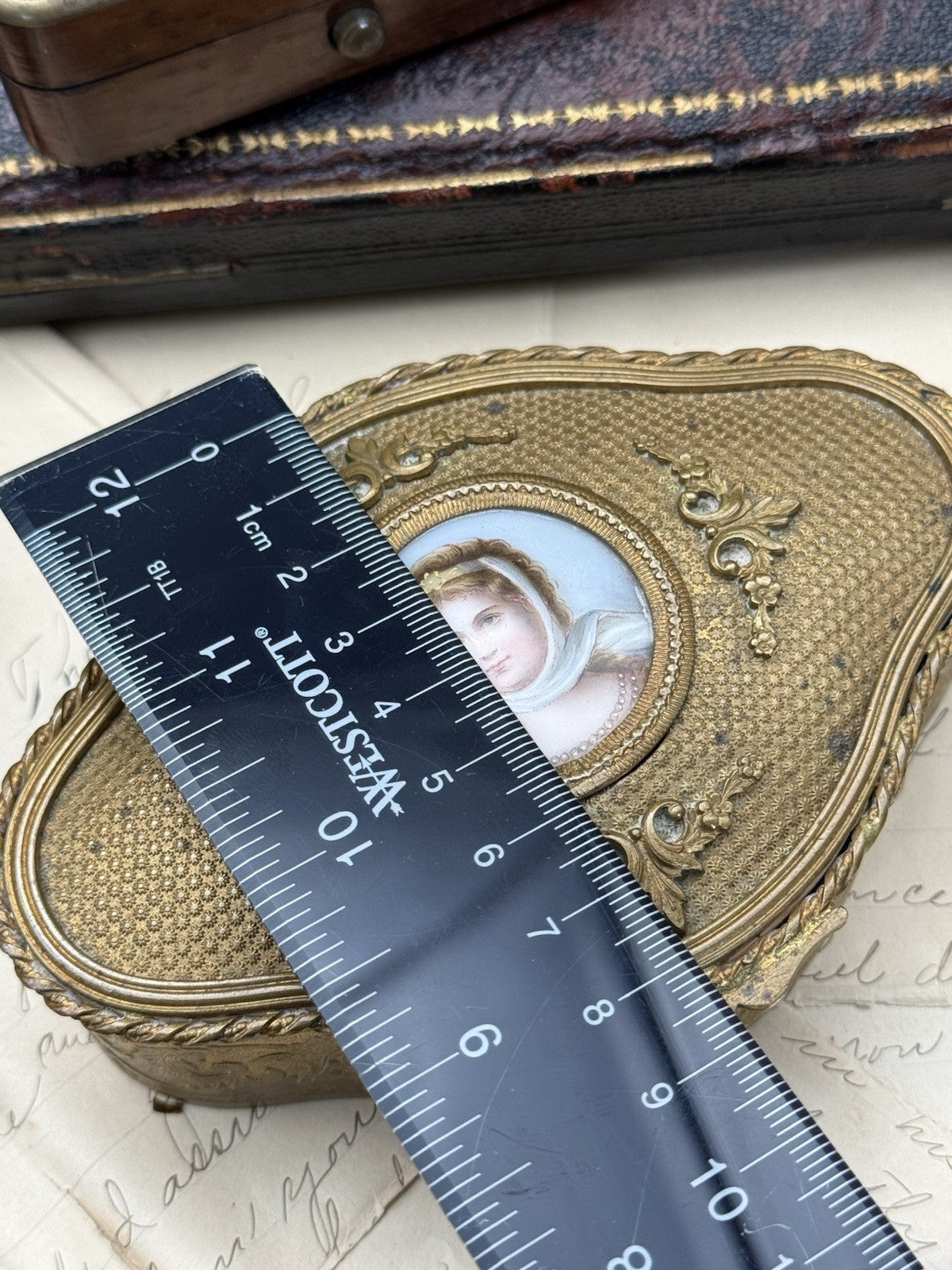 Antique French Style Porcelain Trinket Jewelry Box Painted Portrait Queen Louise