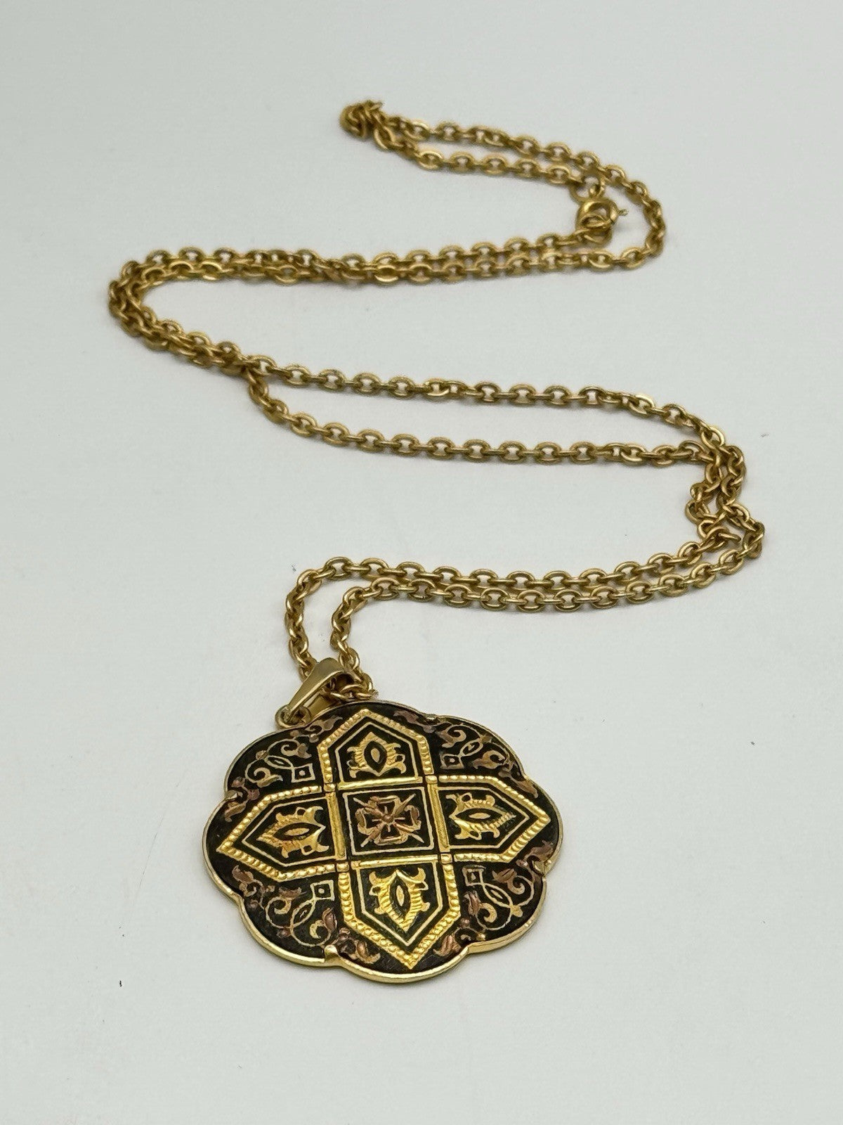 Vintage Damascene Black Goldtone Pendant Necklace 23”l