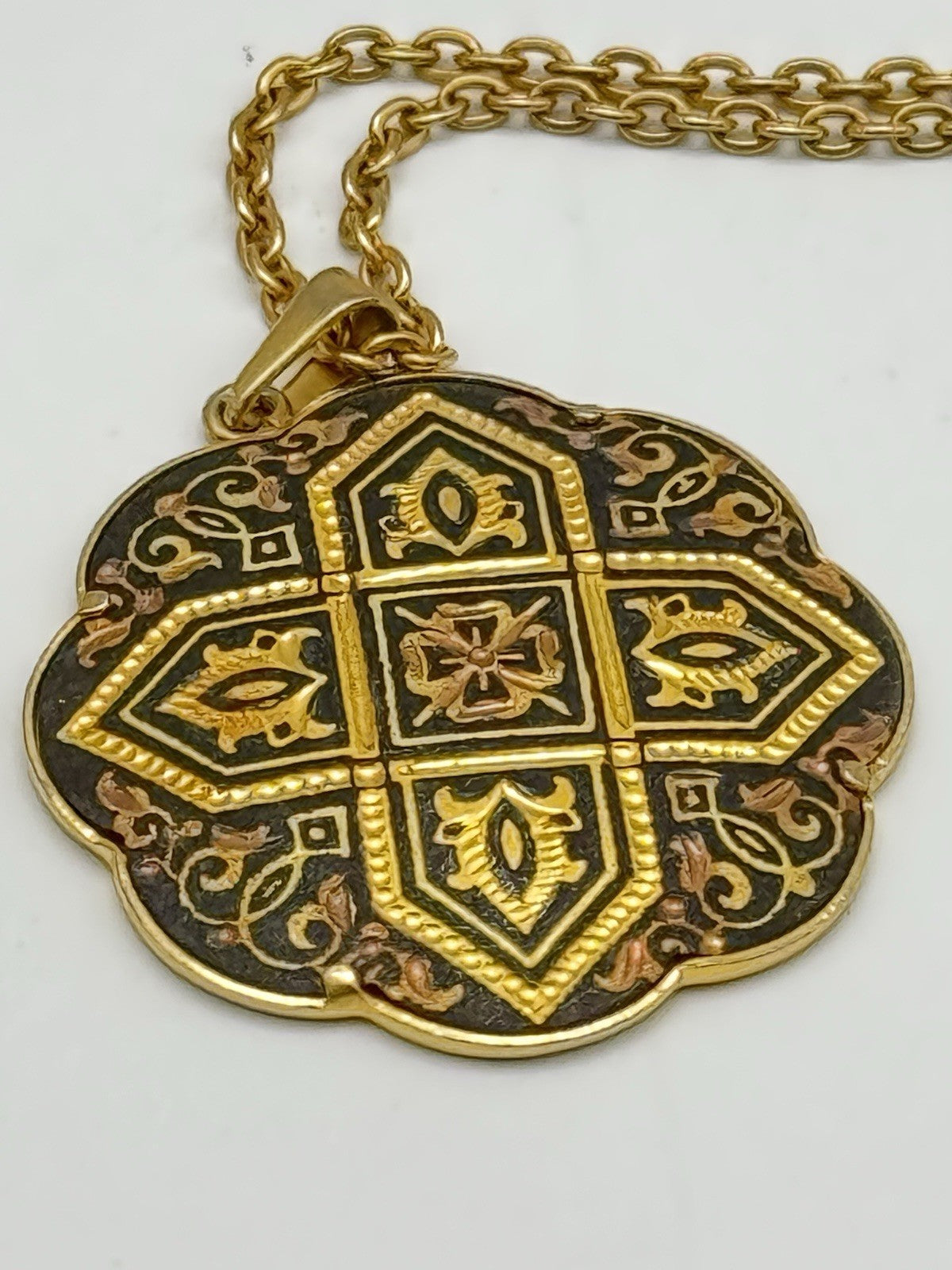 Vintage Damascene Black Goldtone Pendant Necklace 23”l