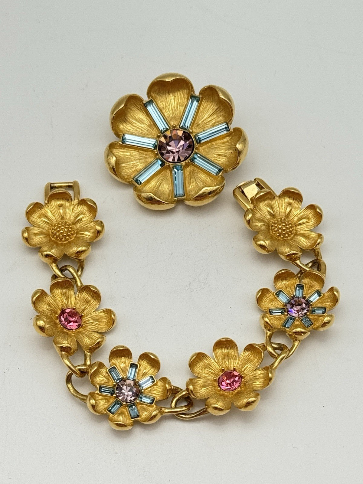 Vintage SIGNED TRIFARI TM Demi Parure Crystal Blue Purple Pink Brooch Bracelet 6.25”-6.5”
