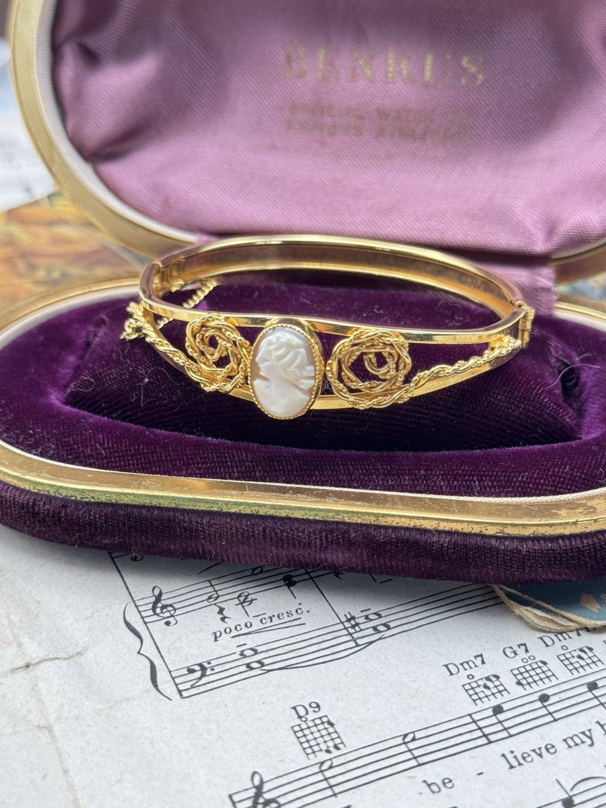 VINTAGE Carved Cameo Hinged Bangle RUSSEL 12kt Gold Filled Safety Chain 6.5”+