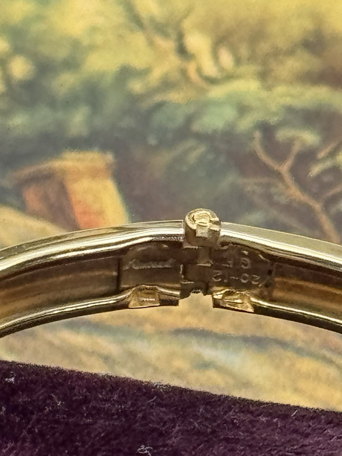VINTAGE Carved Cameo Hinged Bangle RUSSEL 12kt Gold Filled Safety Chain 6.5”+