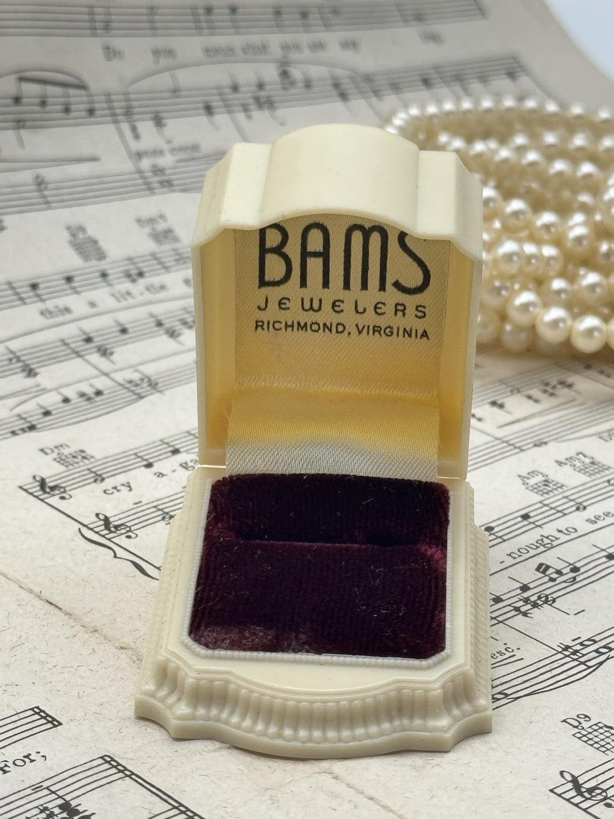 VINTAGE WARNER JC CO BUFFALO NY BAMS JEWELERS RICHMOND VA BOX ART DECO CREAM