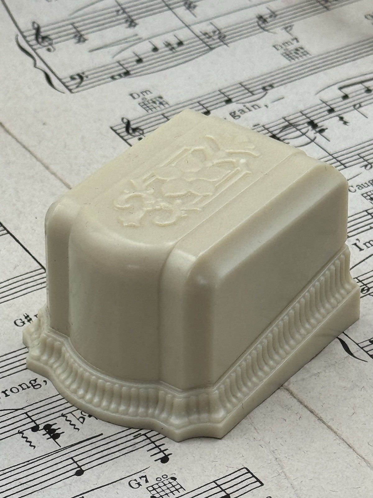 VINTAGE WARNER JC CO BUFFALO NY BAMS JEWELERS RICHMOND VA BOX ART DECO CREAM