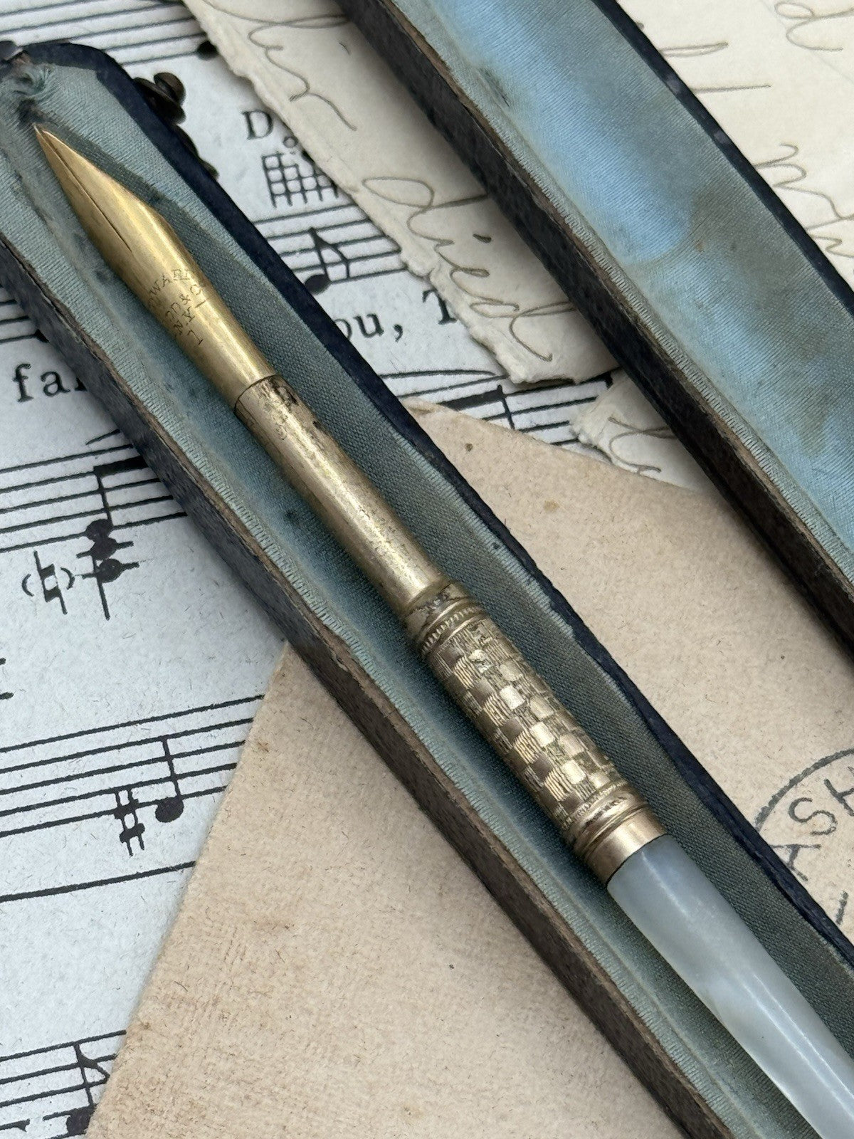 Antique EDWARD TODD & Co Antique Dip Pen Mother Of Pearl In Case