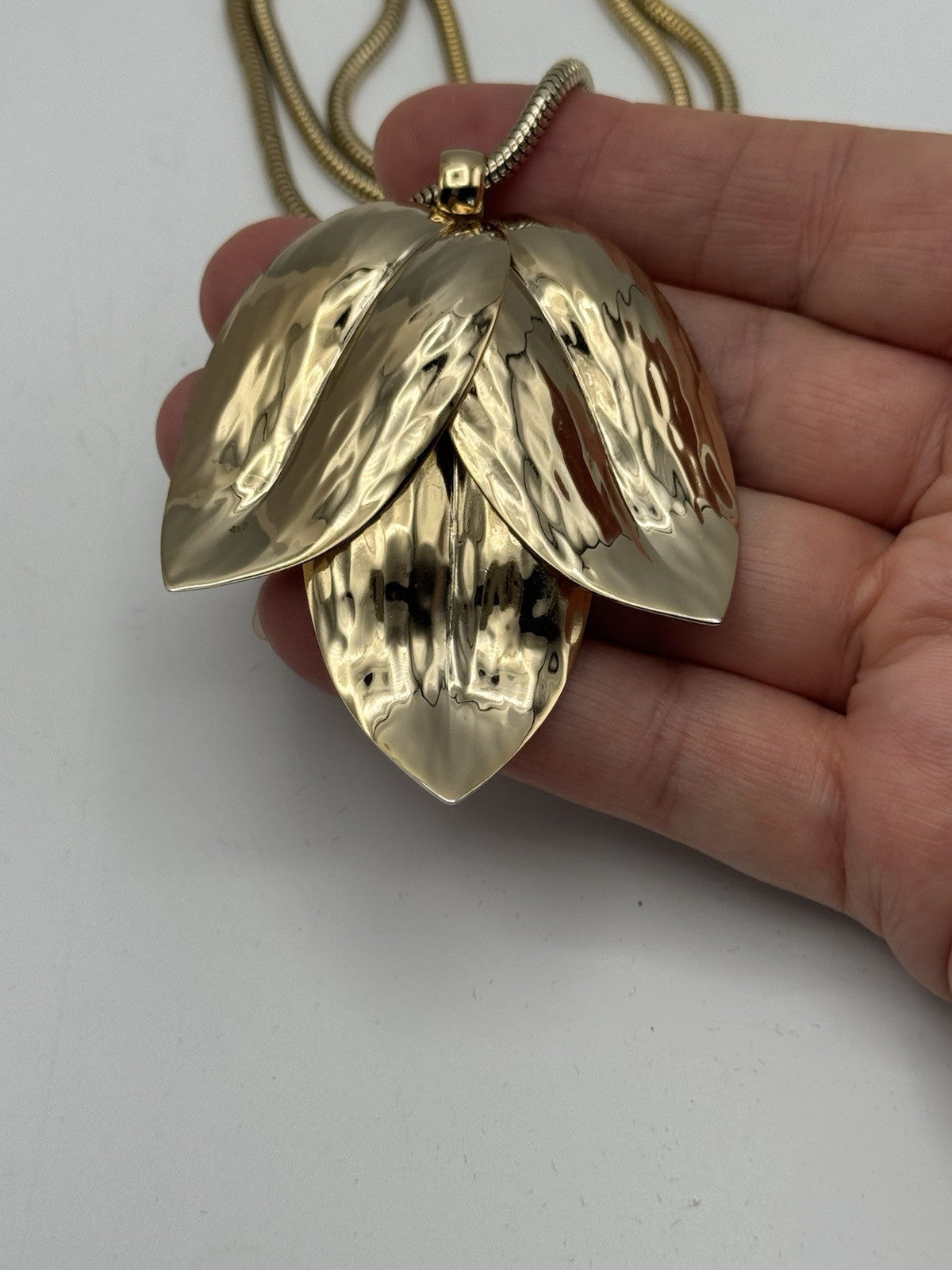 Vintage NAPIER Pendant Necklace Snake Change LEAF Pendant SIGNED ca. 23”
