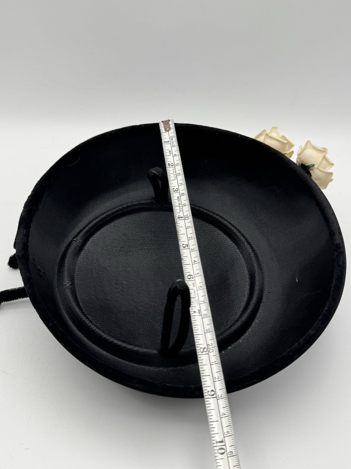Vintage FACINATOR Hat Black Cream Roses 9”d
