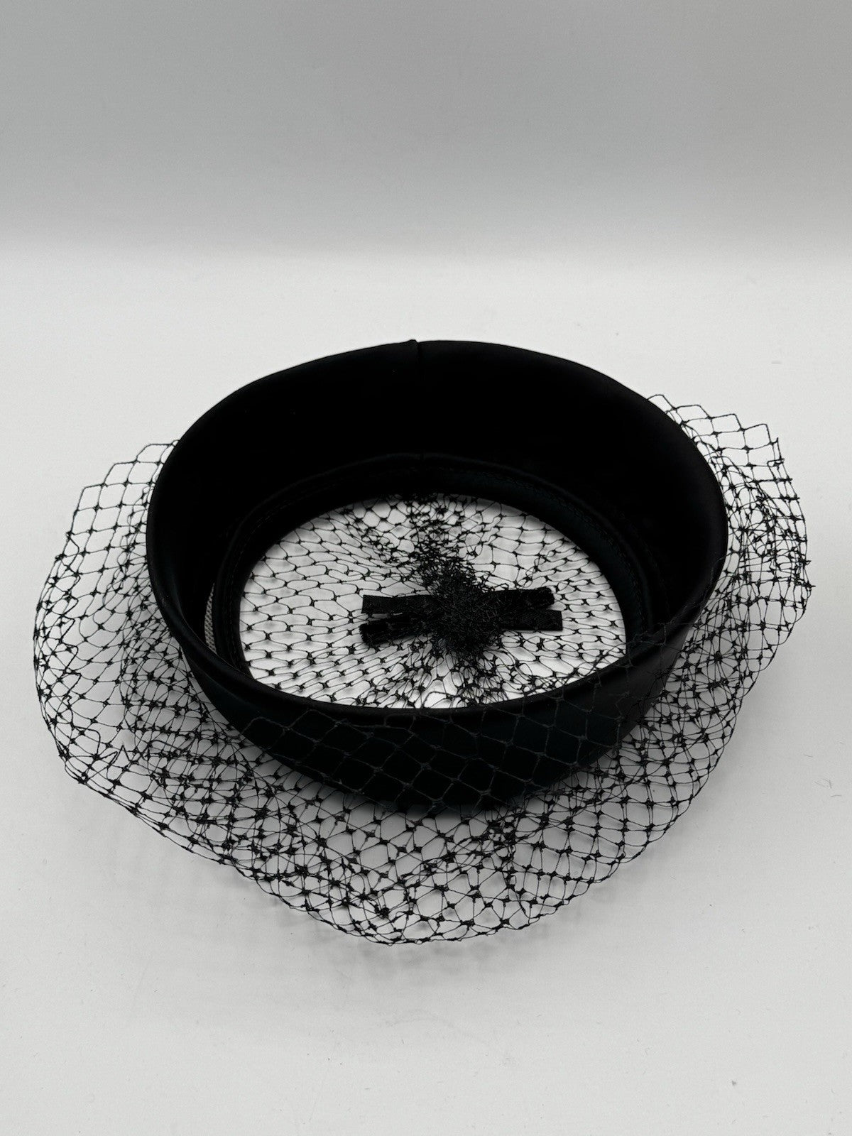 Vintage Black Satin Velvet Bow Veil HAT FACINATOR Open Crown 7” Hat Rim