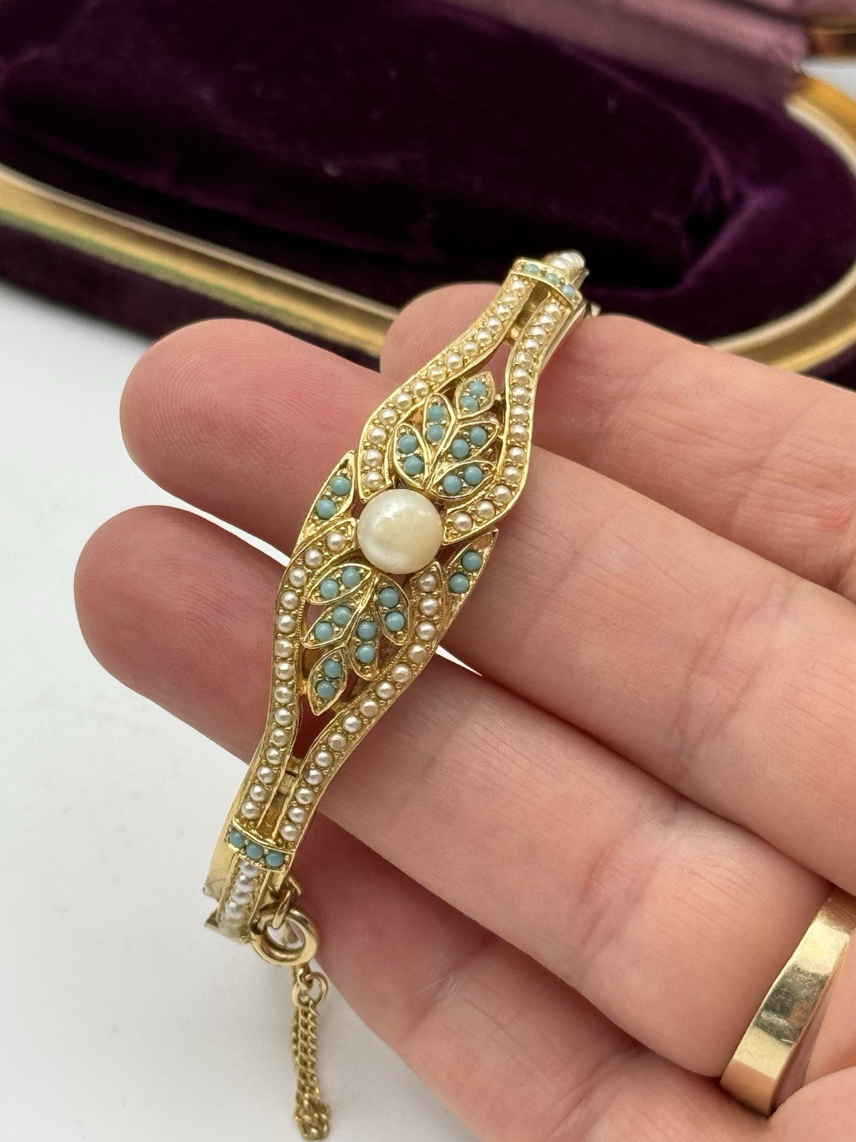 Vintage ANTIQUE STYLE Goldtone Bangle Bracelet Faux Pearls & Faux Turquoise 6.5”