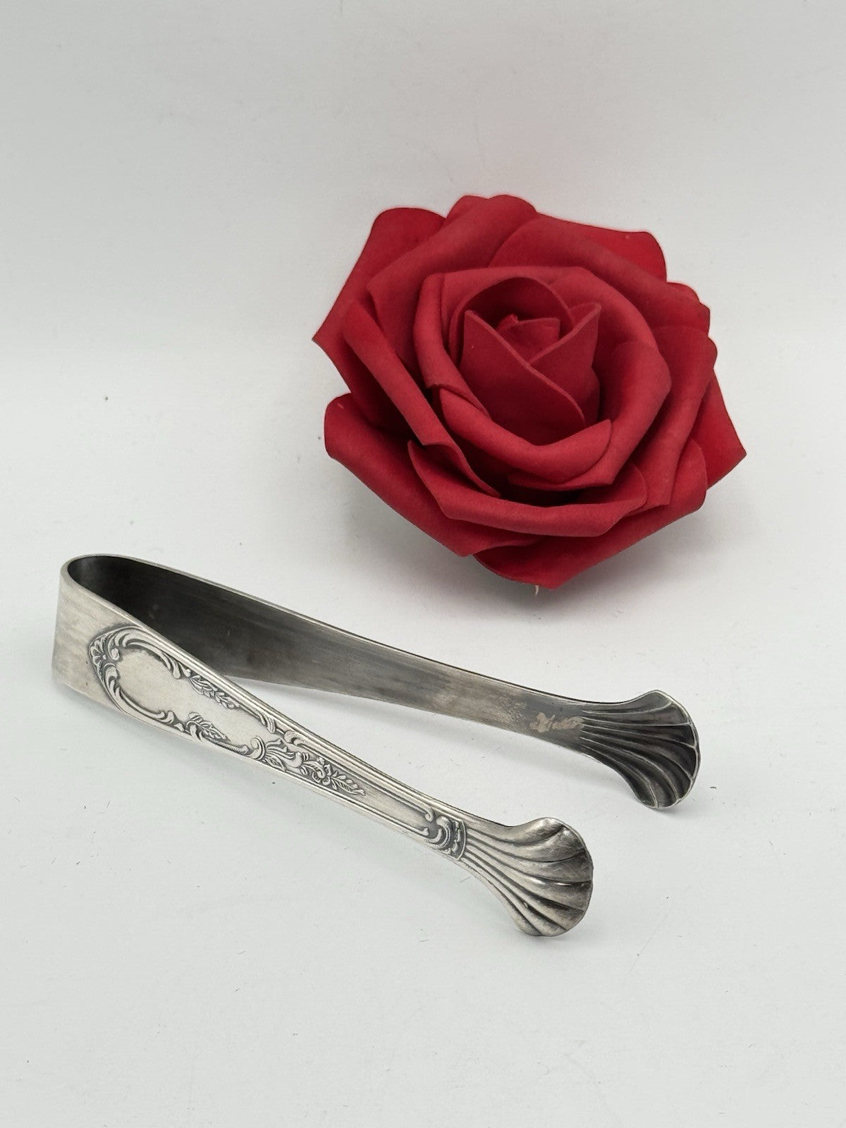 Vintage Silverplate Sugar Tongs Scroll Shell Motif 4”l