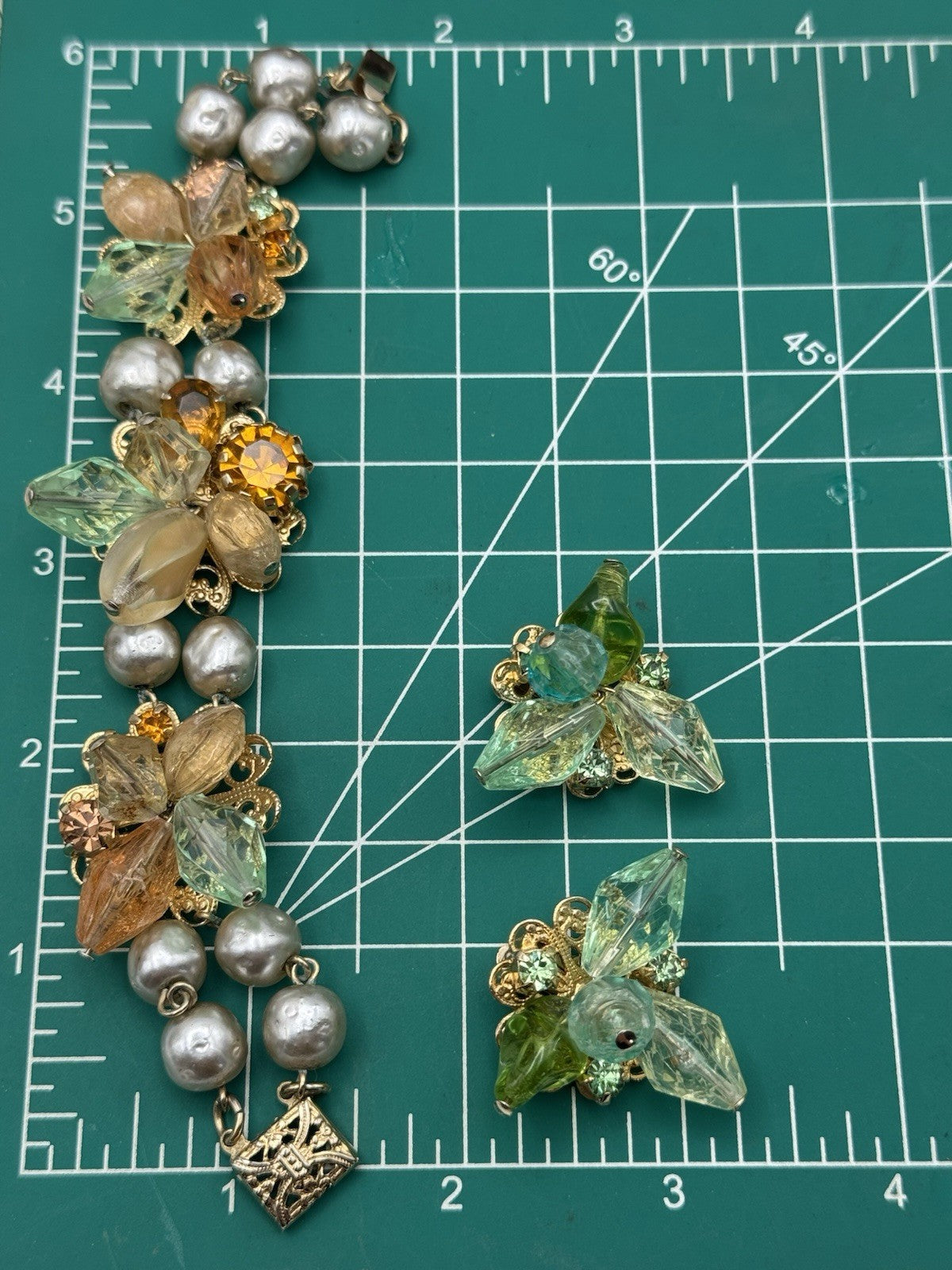 Vintage Pastel Green Goldtone Demi Parure Bracelet 6”+ Earrings Clip-on