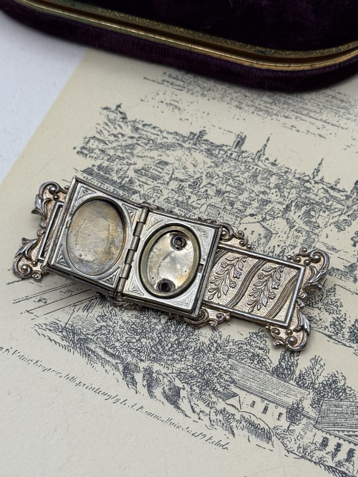 Antique Victorian Style Mourning Brooch Locket Black Glass Cameo Goldtone 3”