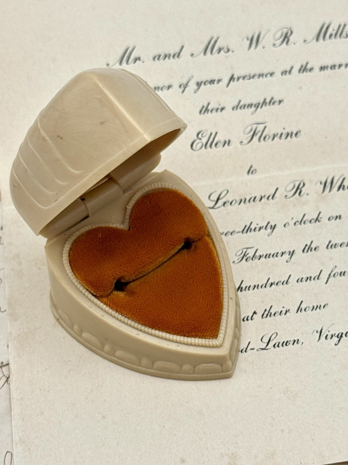 Vintage Heart Shaped Ring Box Velvet Interior Jewelry Presentation Case