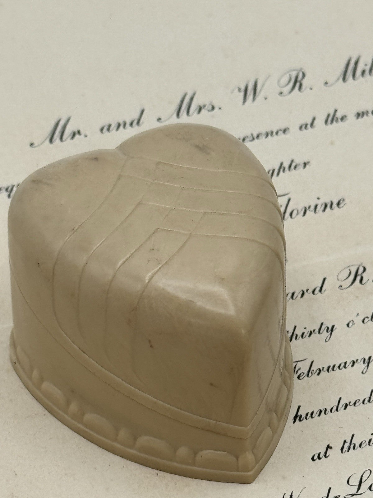 Vintage Heart Shaped Ring Box Velvet Interior Jewelry Presentation Case