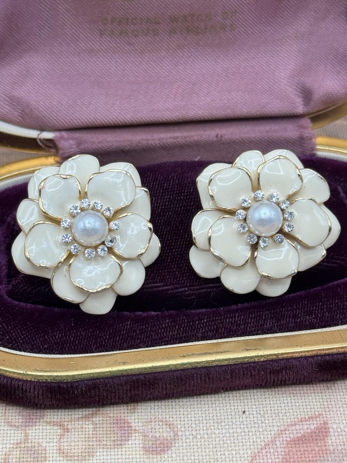 Vintage Enamel Flower Clip-On Earrings w/ Faux Pearl & Rhinestones Gold Tone