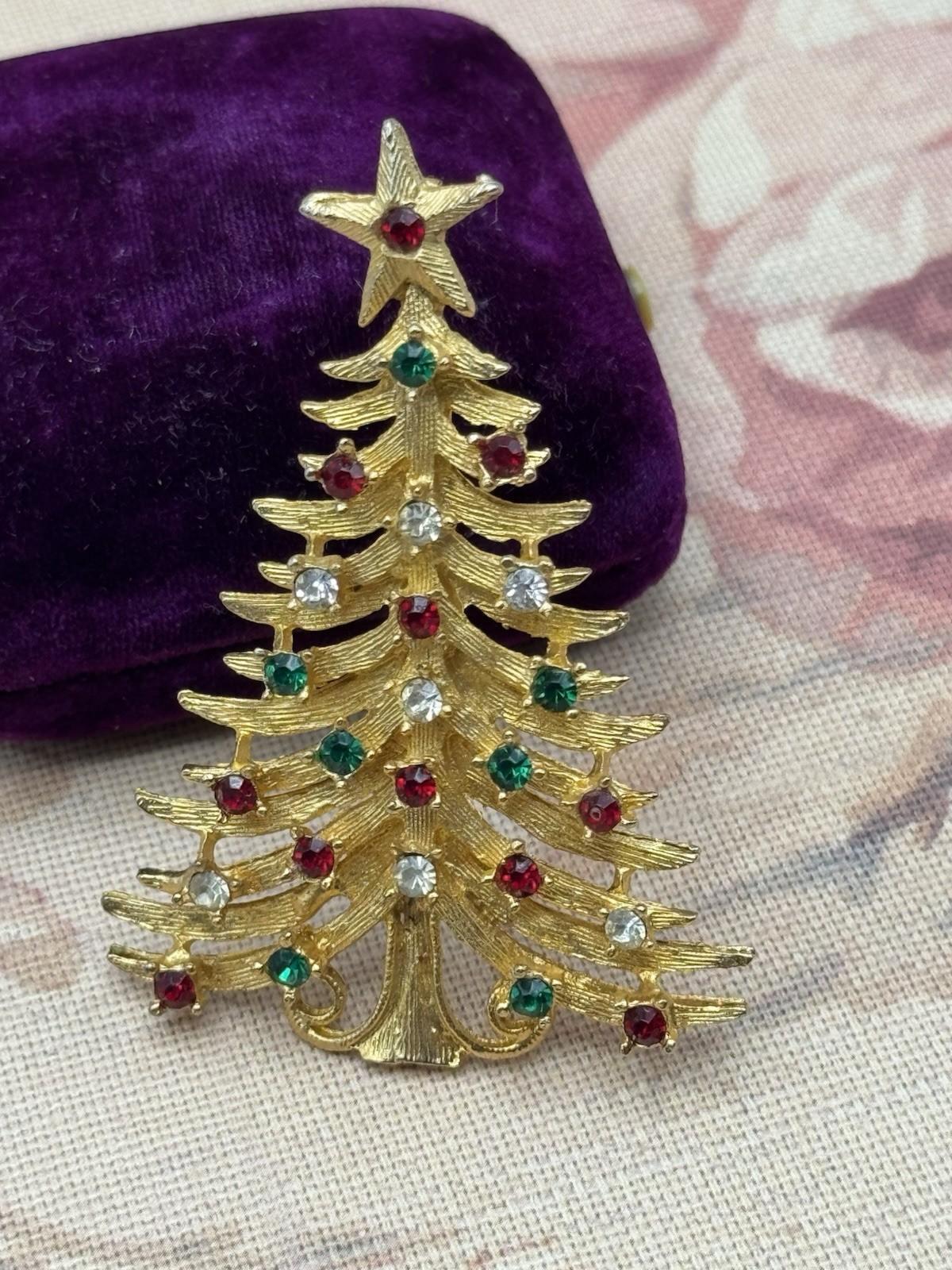 Christmas Tree Brooch SIGNED MYLU Vintage Rhinestone Holiday Pin 2.5” x 1.75”