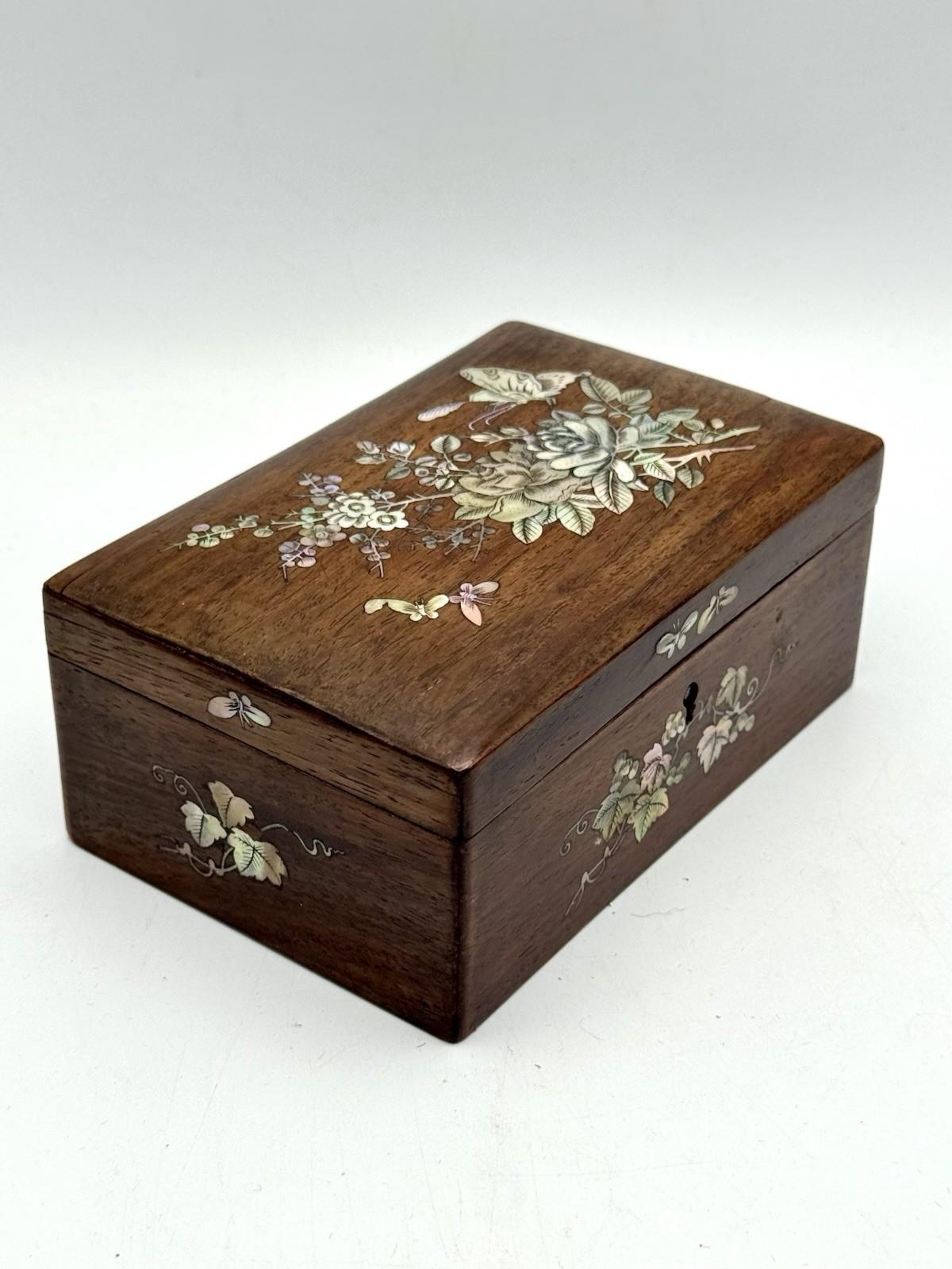Mother of Pearl Butterfly Jewelry Box Floral Wood Inlay Trinket Keepsake 5.5”
