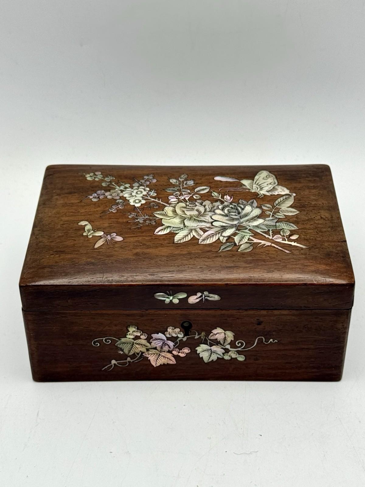 Mother of Pearl Butterfly Jewelry Box Floral Wood Inlay Trinket Keepsake 5.5”
