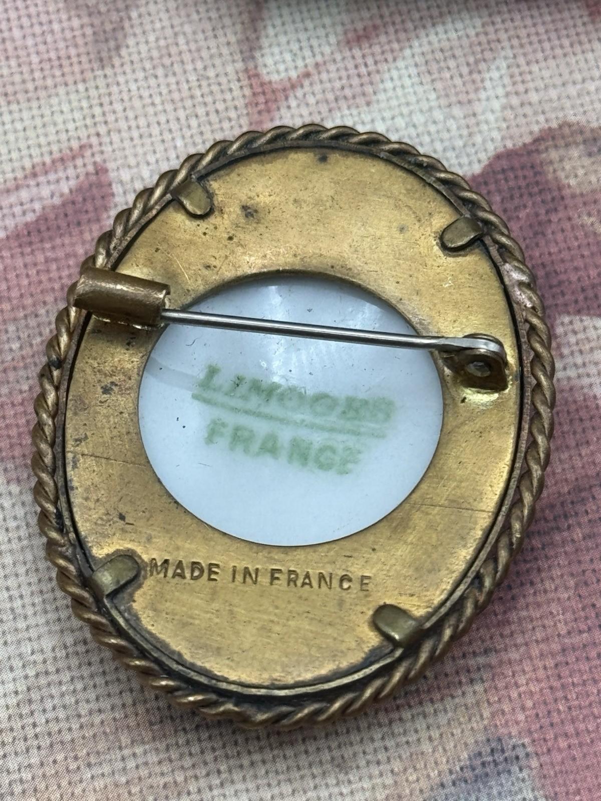Vintage Limoges Brooch Courting Couple Porcelain Portrait France 1.77” x 1.38”