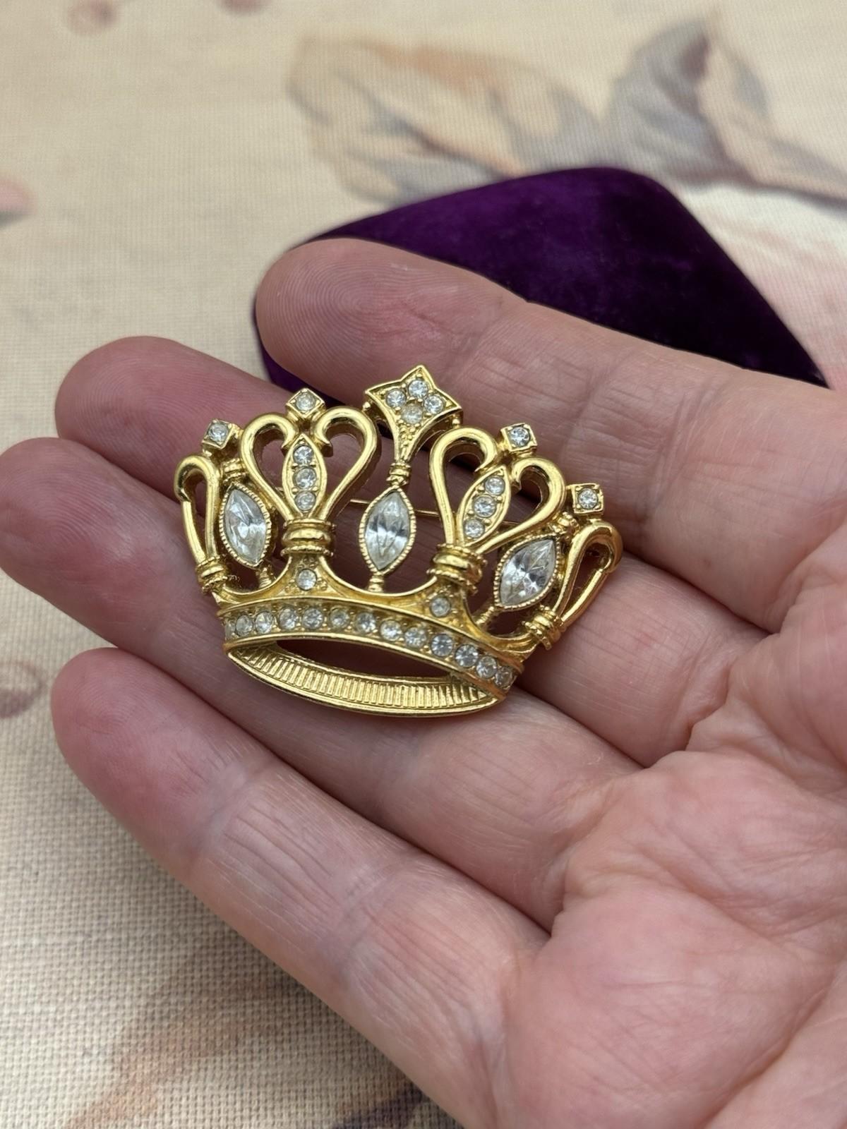 KJL for Avon Crown Brooch Goldtone Rhinestone Signed Vintage