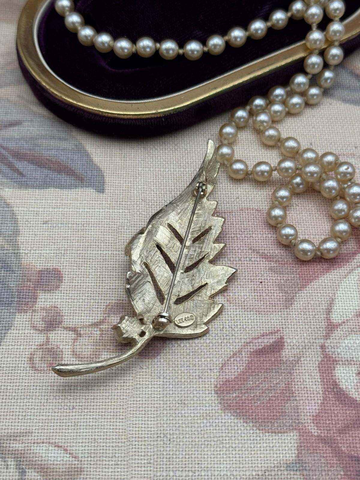 Vintage Jewelry Set Faux Pearl Necklace 26” & Lee Co Goldtone Leaf Brooch