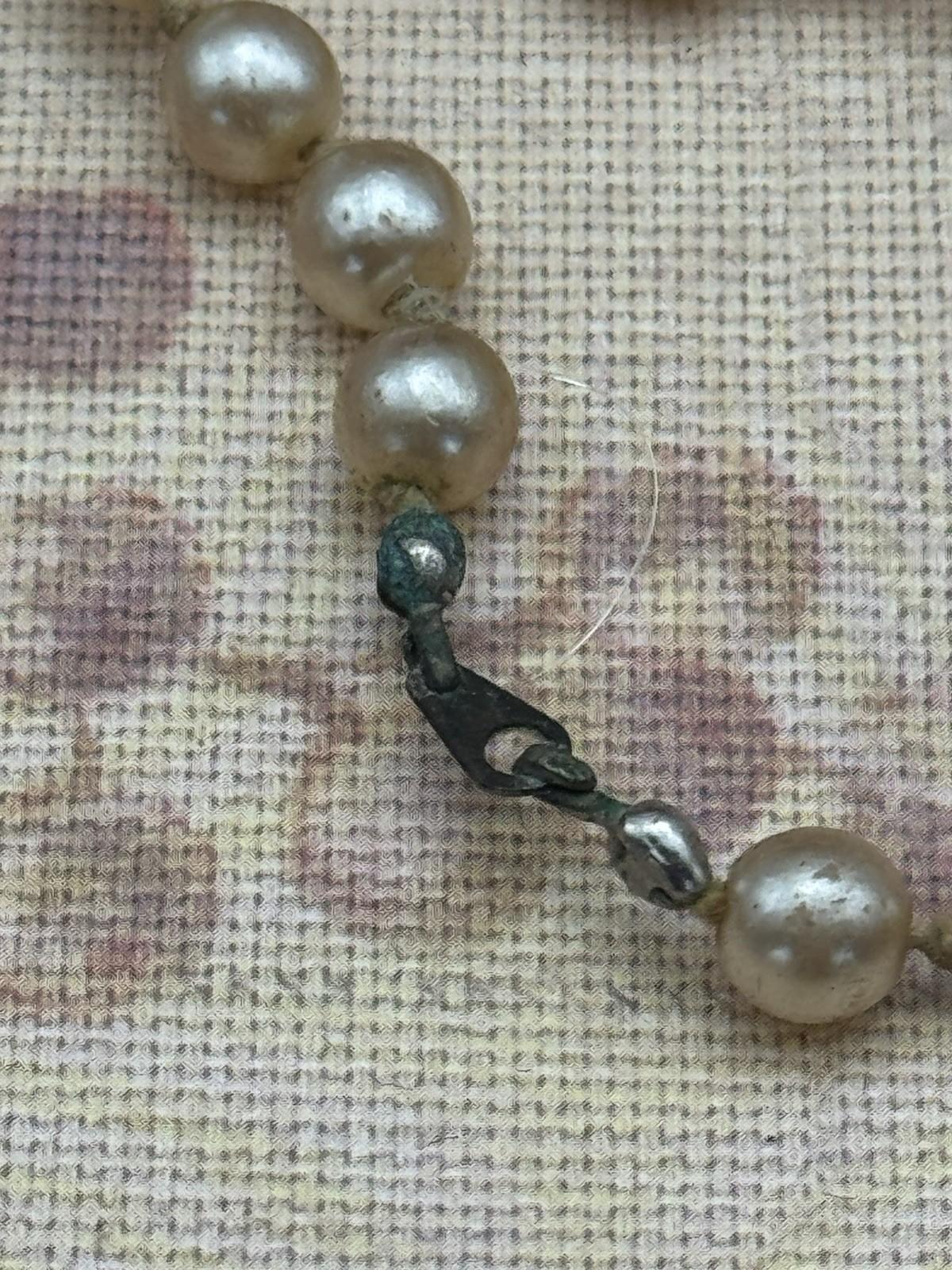 Vintage Jewelry Set Faux Pearl Necklace 26” & Lee Co Goldtone Leaf Brooch