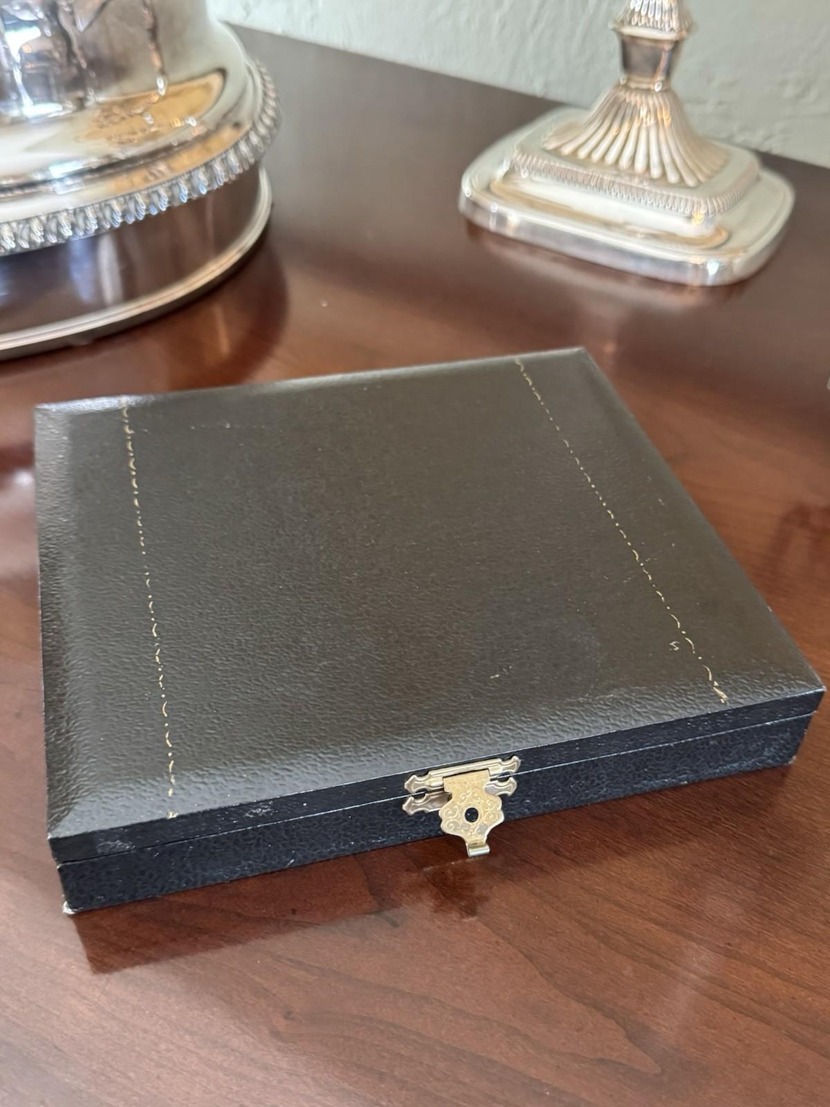 Mother Of Pearl Knives Vintage Sheffield Set Six Sterling Ferrule Cased 6.3in