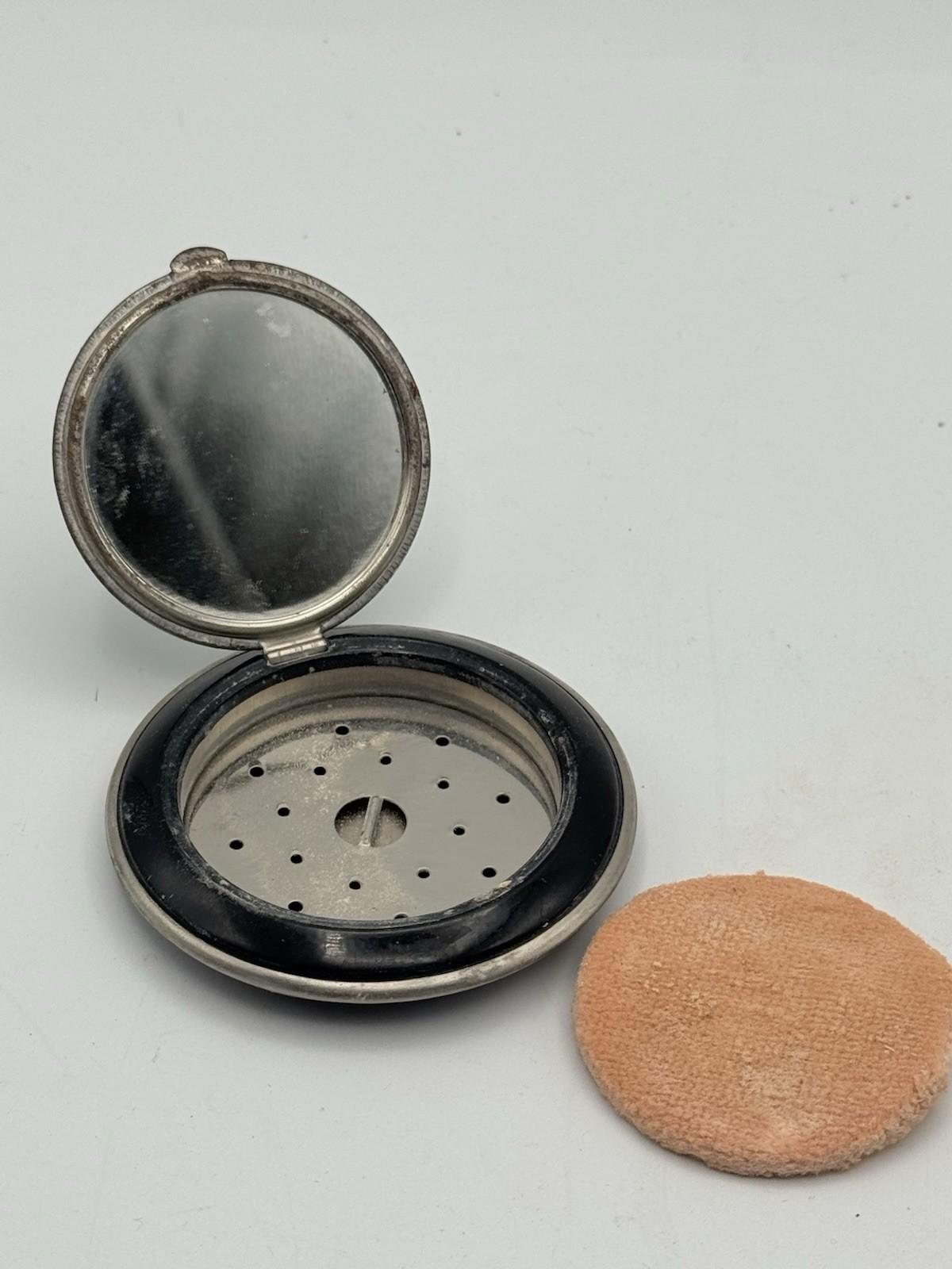 Vintage Souvenir Compact Waco Texas Black Enamel Scenic Round 2.75”