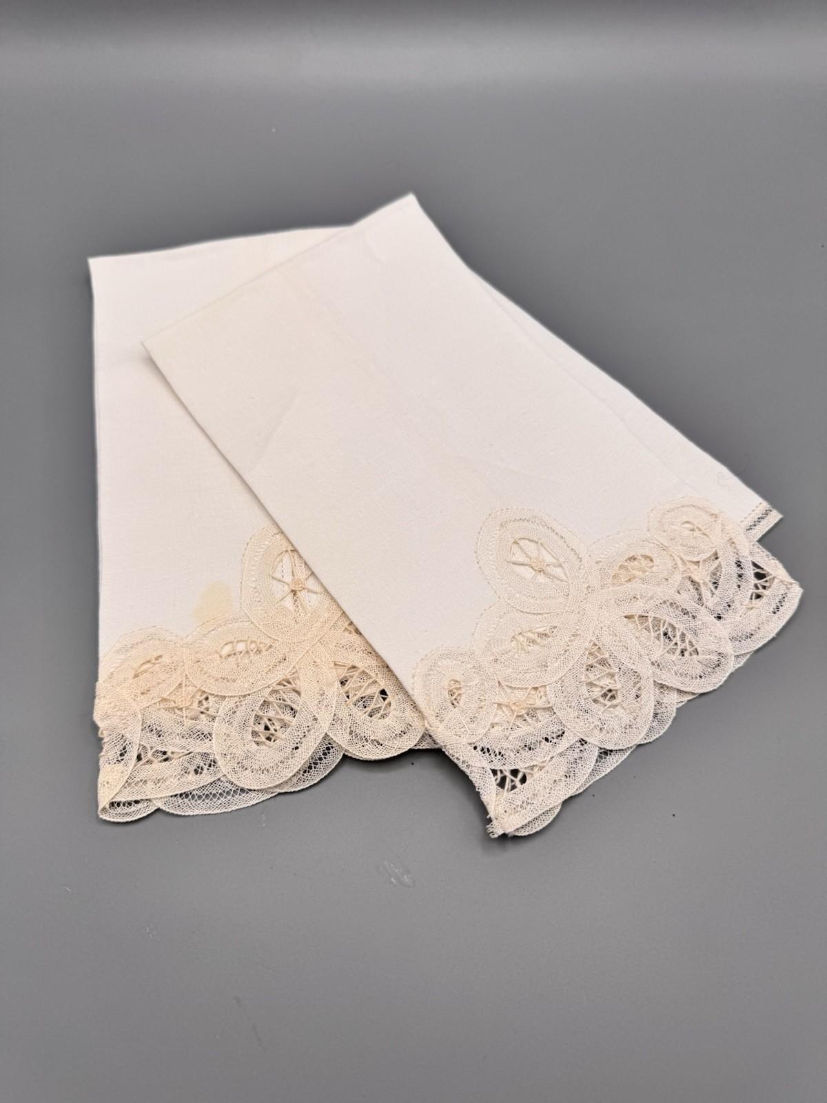 Vintage Linen Hand Towels Lace Appliqué Trim Estate Pair 17x11