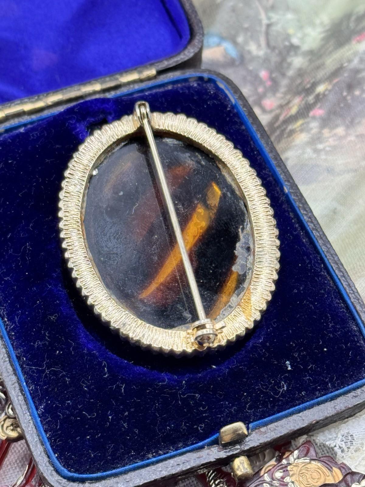Vintage Goldtone Cameo Brooch Amber Glass Classical Lady Portrait