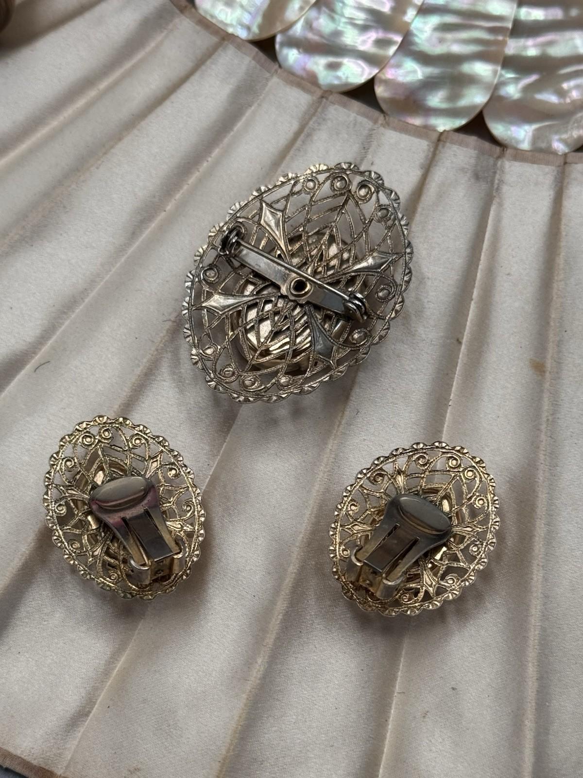 Vintage Lovers Scene Brooch Earrings Set Goldtone Filigree