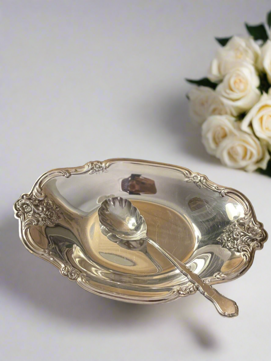 Elegant Orleans 2 Piece Party Set, International DEEPSILVER