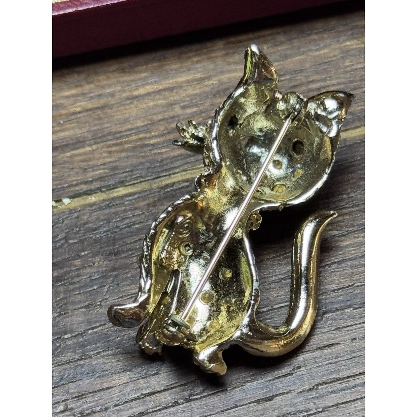 Vintage Rhinestone Cat Brooch Green Eyes Goldtone Figural Kitty Pin 1.75”
