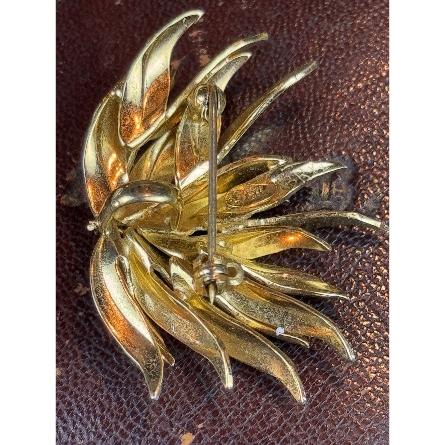 Vintage Grosse Brooch Pendant Germany 1959 Goldtone LEAF 1.75”