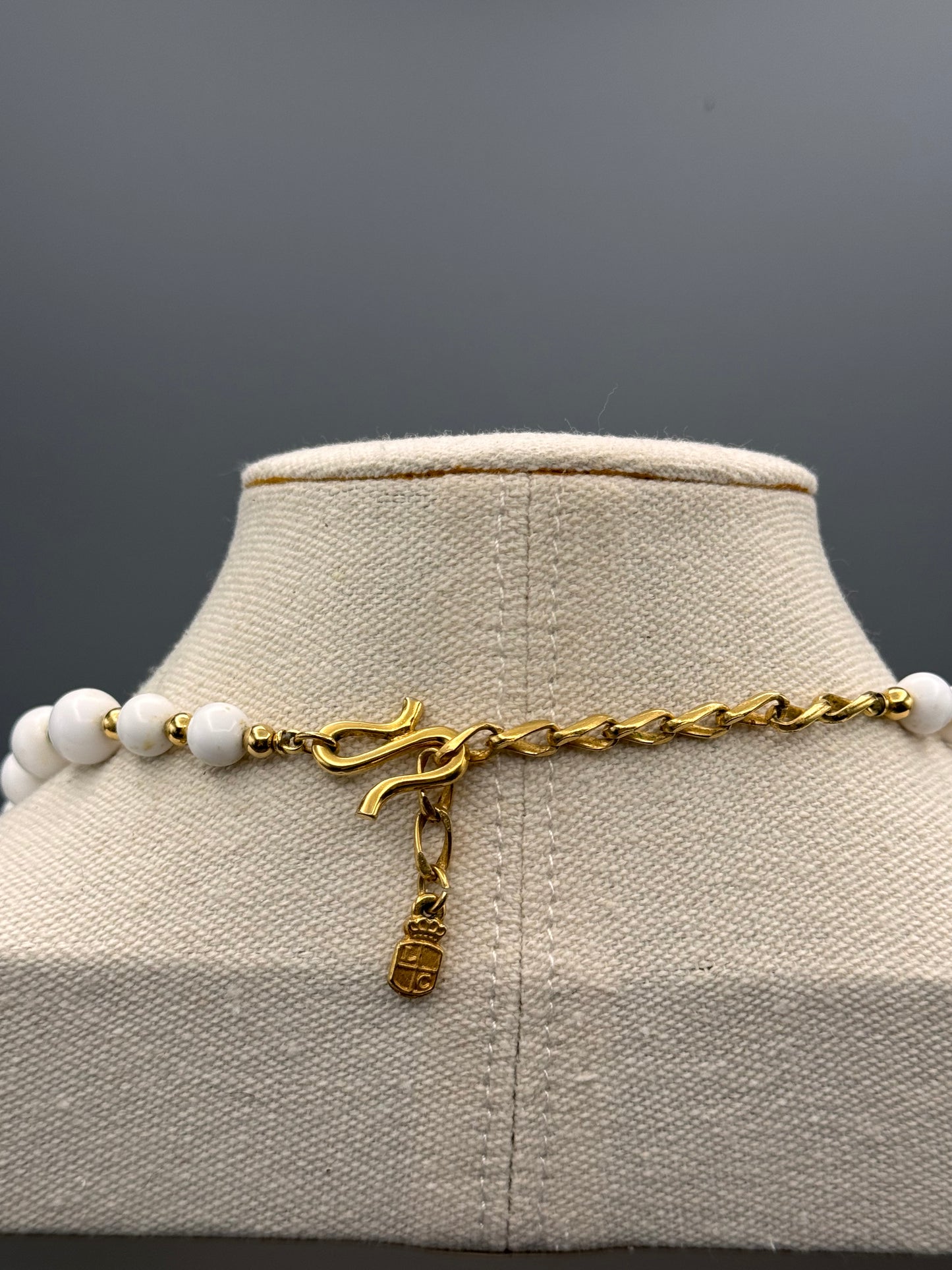 Vintage White Acrylic Beaded Necklace Goldtone Accents 26.5” 80s