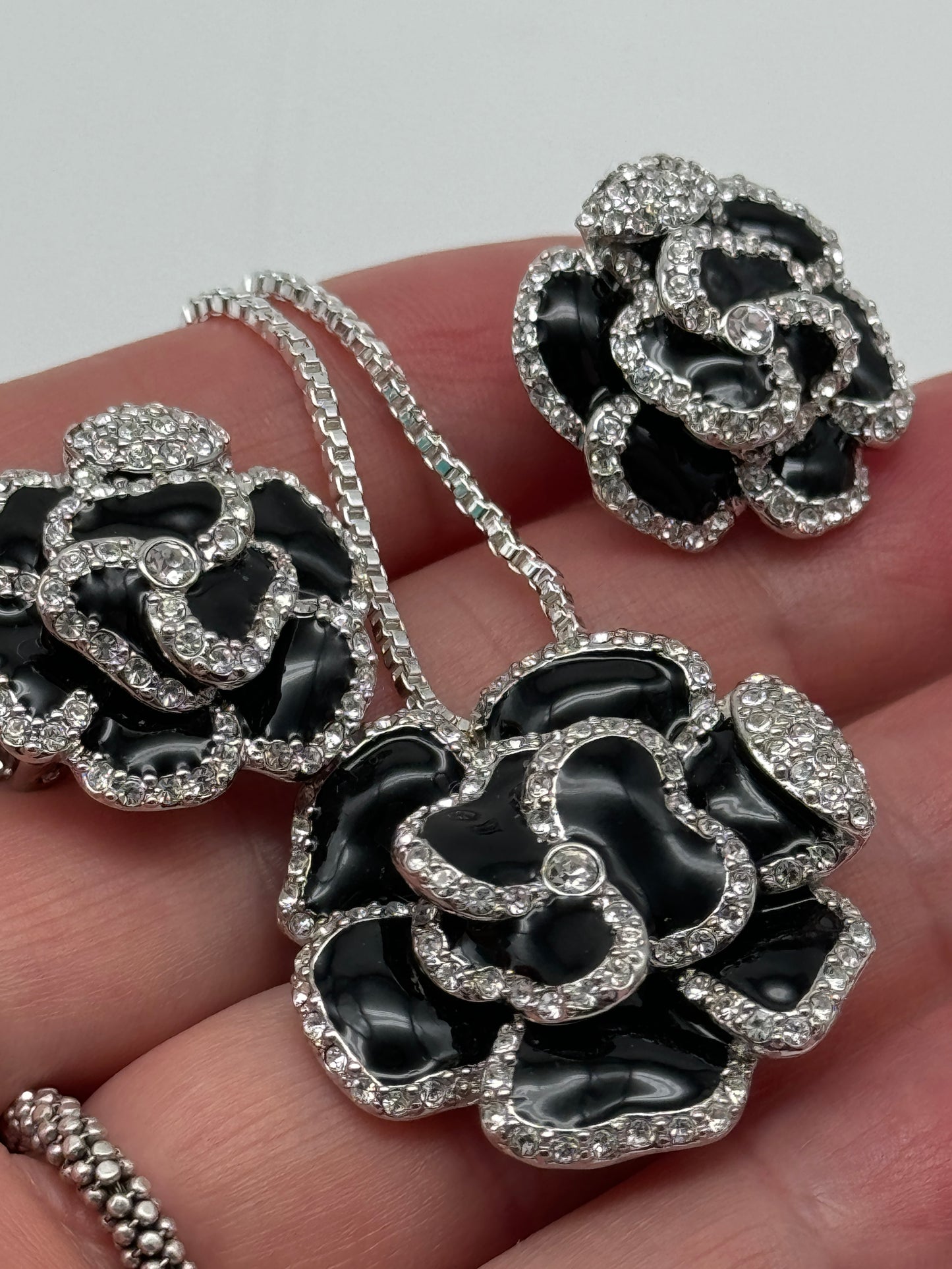 Joan Rivers Classic Collection Black Rose Earrings & Pendant Necklace 18.5”