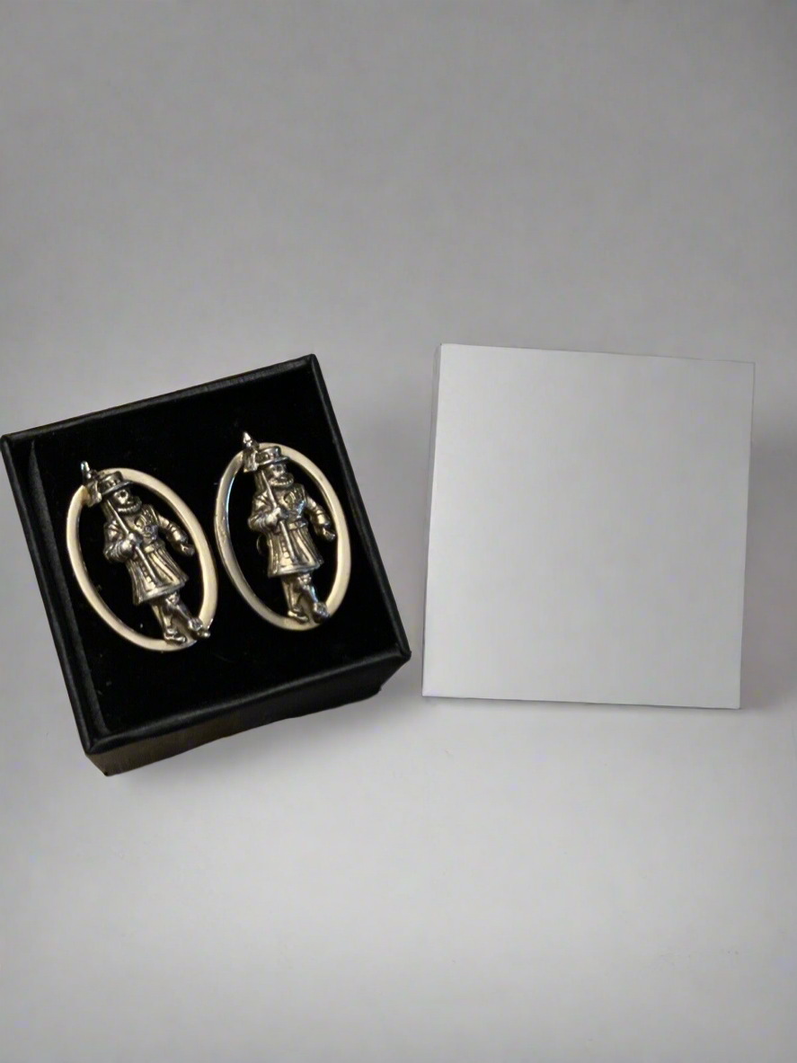 Vintage Beefeater Guards Cufflinks ENGLISH Silver Tone