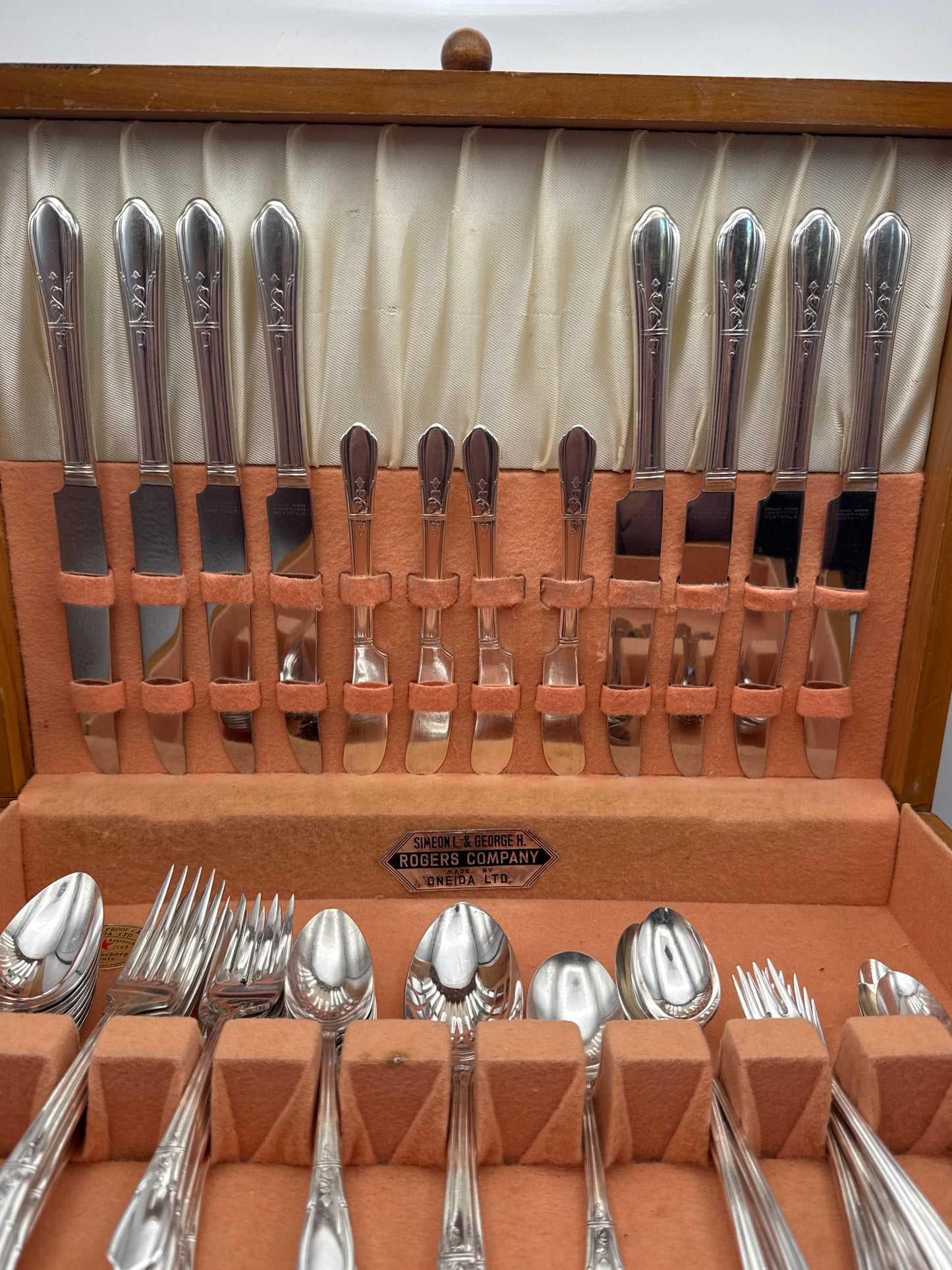 Silverplate Silverware Set 82 Pc Oneida Simeon L & George H Rogers Countess II Pattern 1936 w/ Wooden Chest FREE SHIPPING‼️
