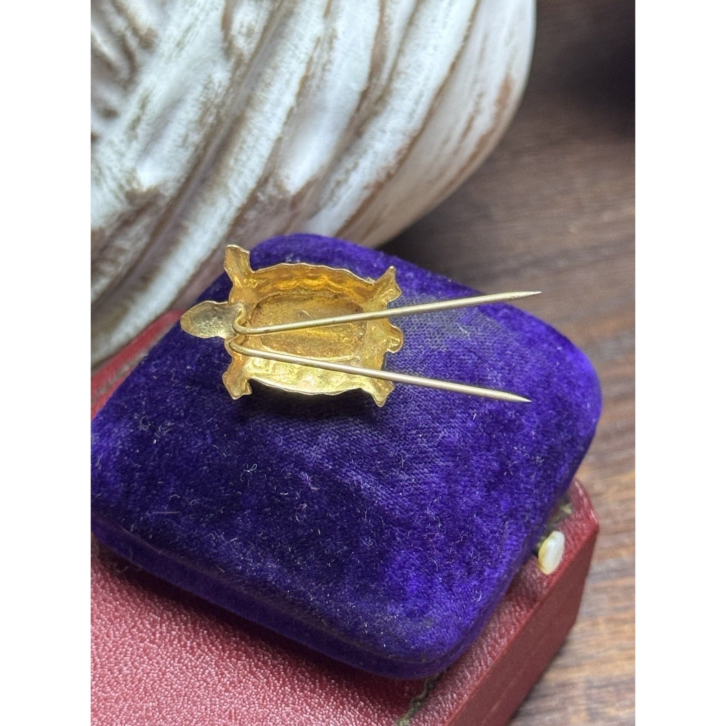 Vintage Turtle Stick Pin Green Marbled Glass Goldtone Double Prong Figural