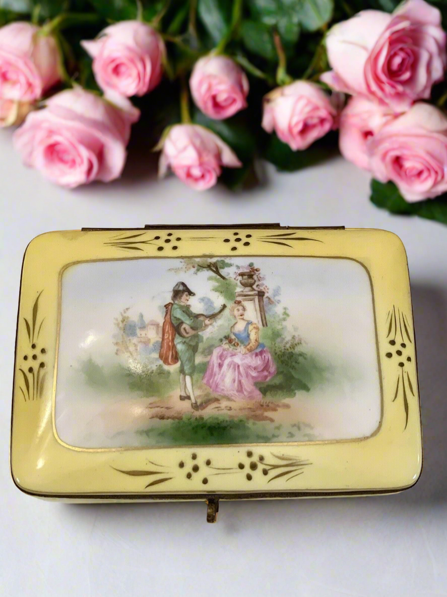 Antique Limoges Style Box Courting Couple Graf Von Henneberg JLMENAU