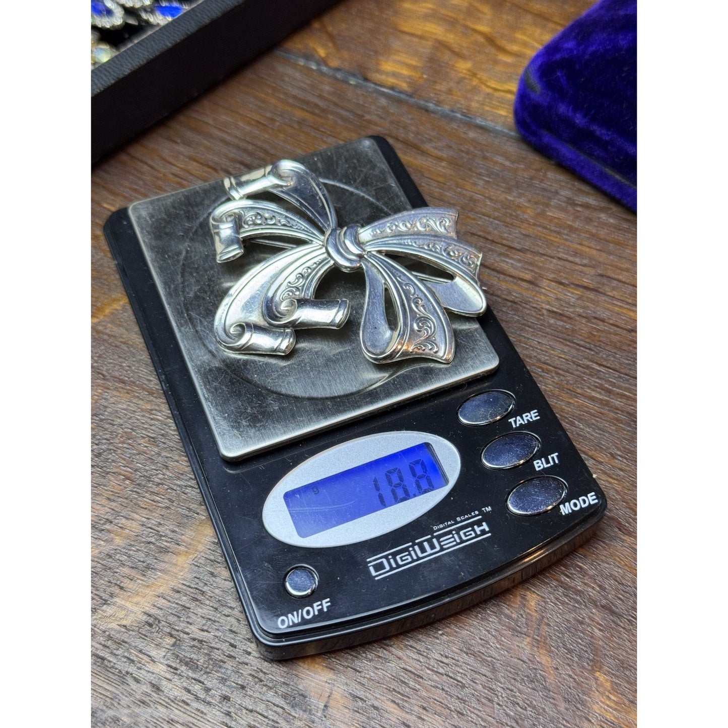 Vintage Sterling Silver Bow Brooch Ribbon Pin Repousse Scrollwork 2.75” 18.8g