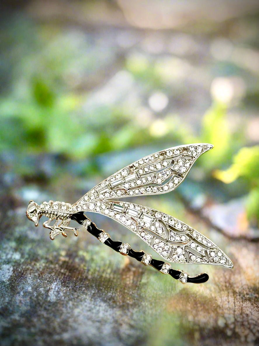KENNETH J LANE KJL BRILLIANT CRYSTAL ENAMEL DRAGONFLY BROOCH PIN Original Case