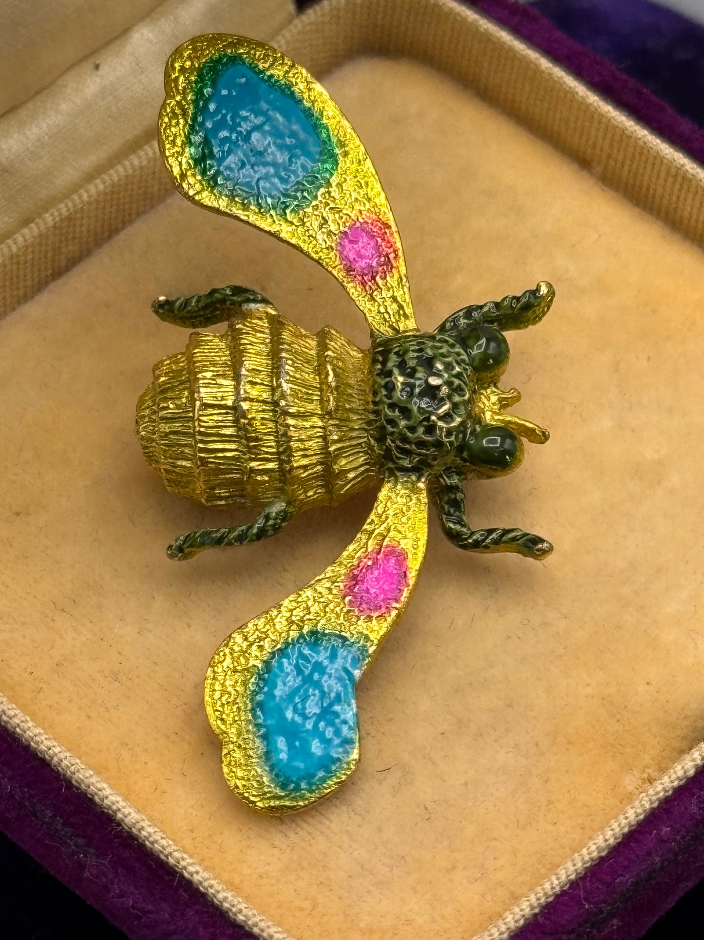 Vintage Goldtone Bee Brooch Enameled Insect Pin Figural 1.75”