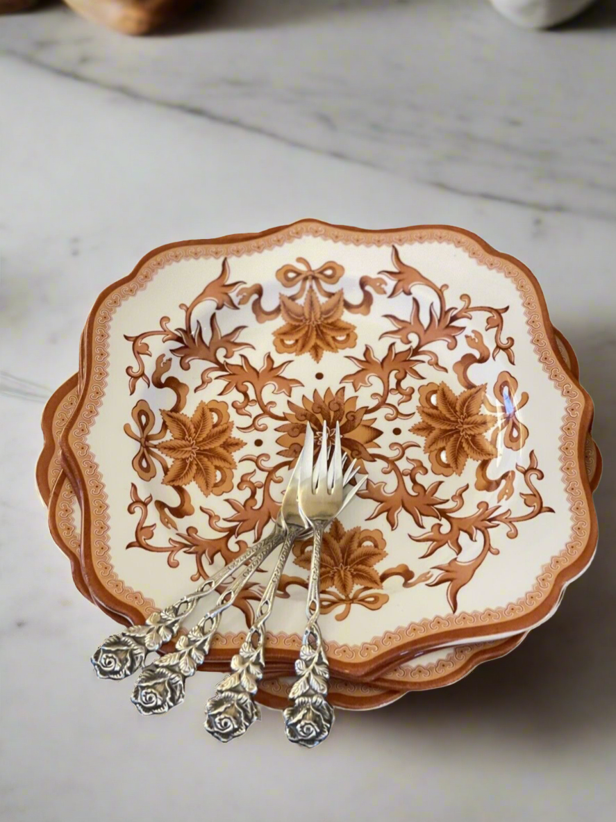 Set Of 4 Indian Red Spode Luncheon Plates Serpentine Square 9”