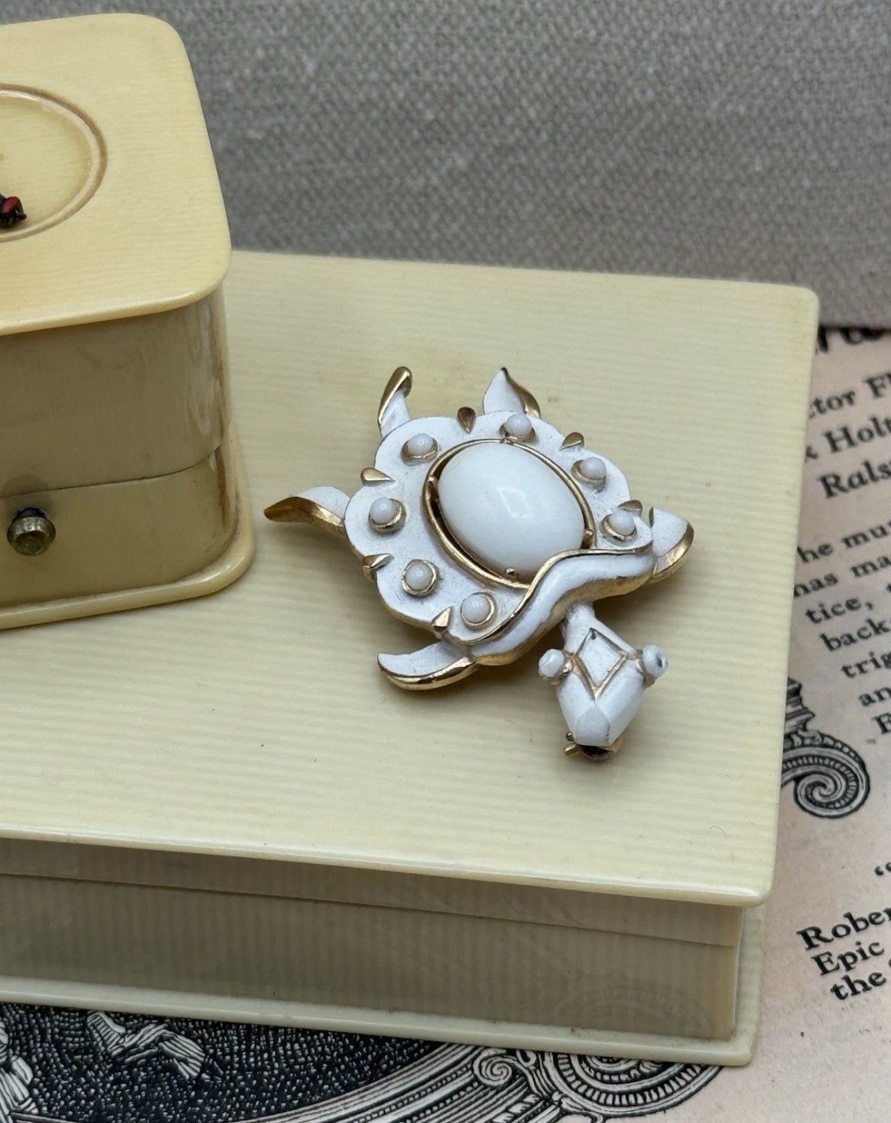 Crown Trifari White Turtle Brooch Goldtone Enamel Milk Glass Eyes Replaced‼️